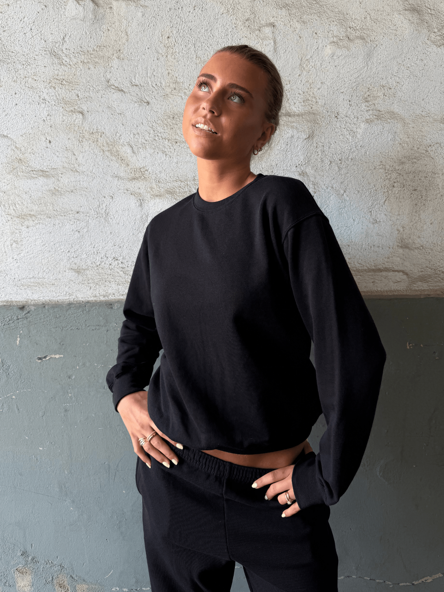 FRUIT SWEATSHIRT - BLACK
