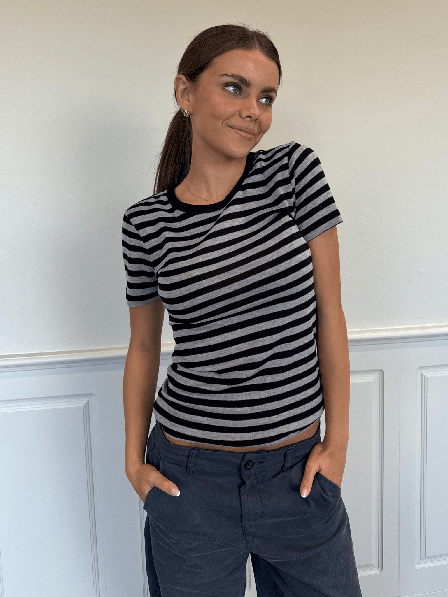 SIDSE T-SHIRT - BLACK/GREY STRIPE