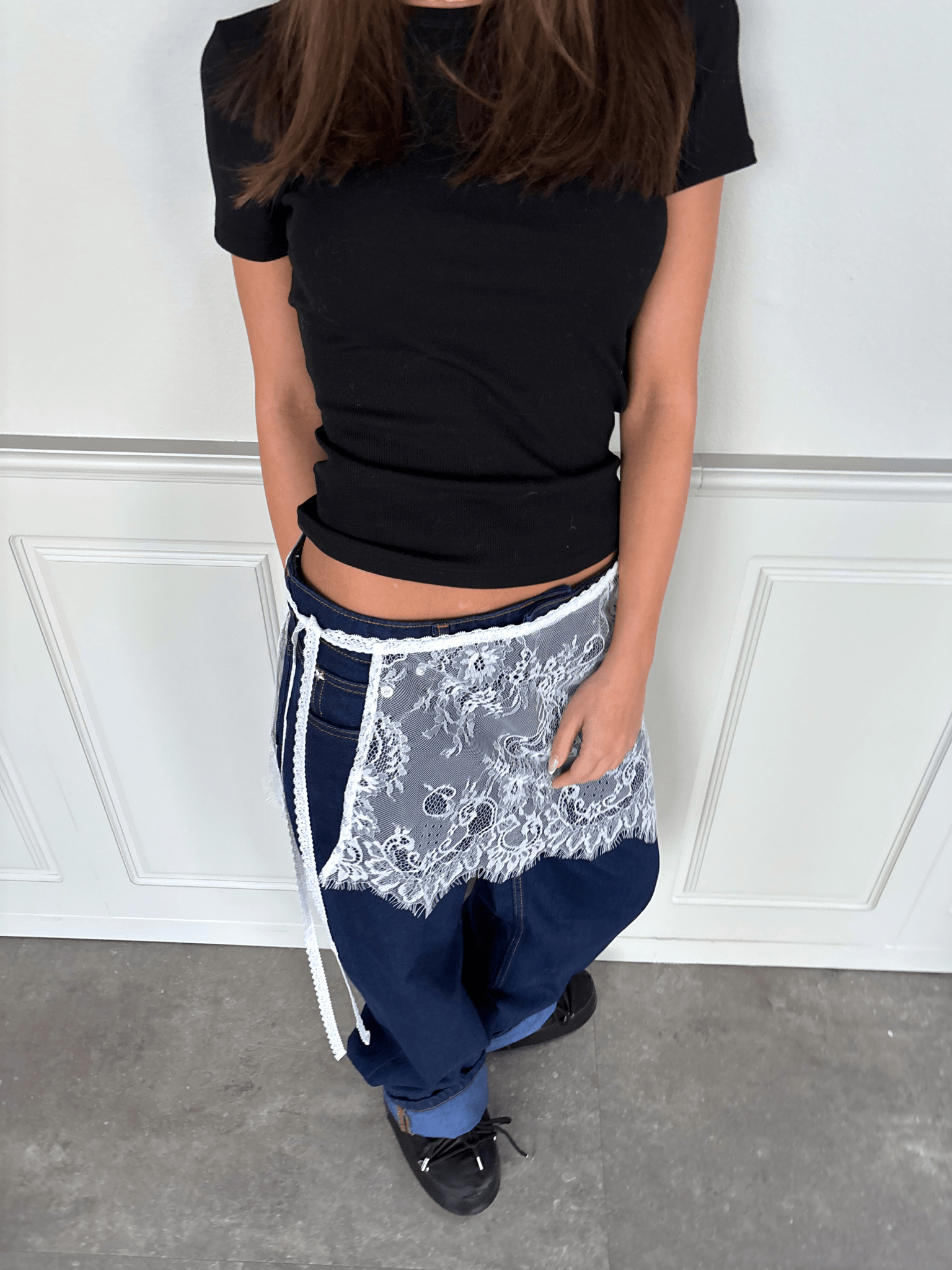 LACE MINI SKIRT - WHITE