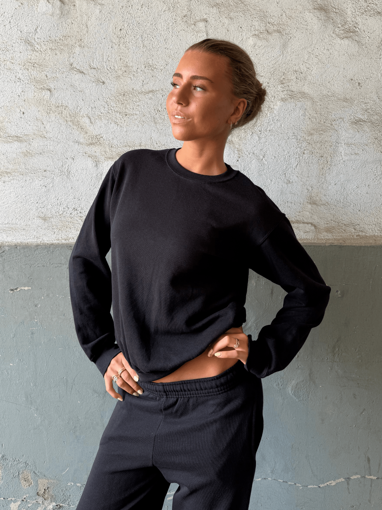 FRUIT SWEATSHIRT - BLACK