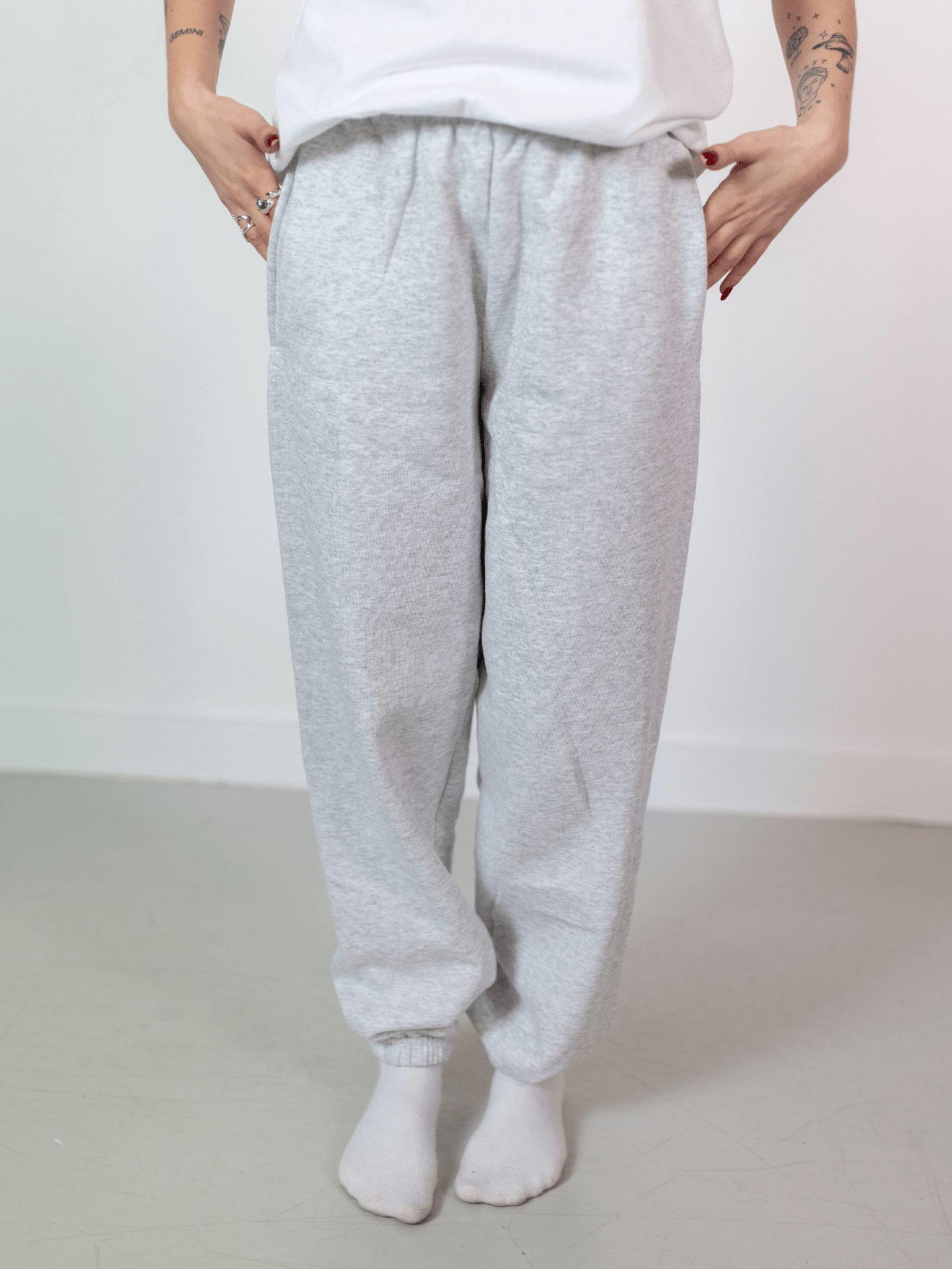 FRUIT SWEATPANTS W/ ELA - GRAY