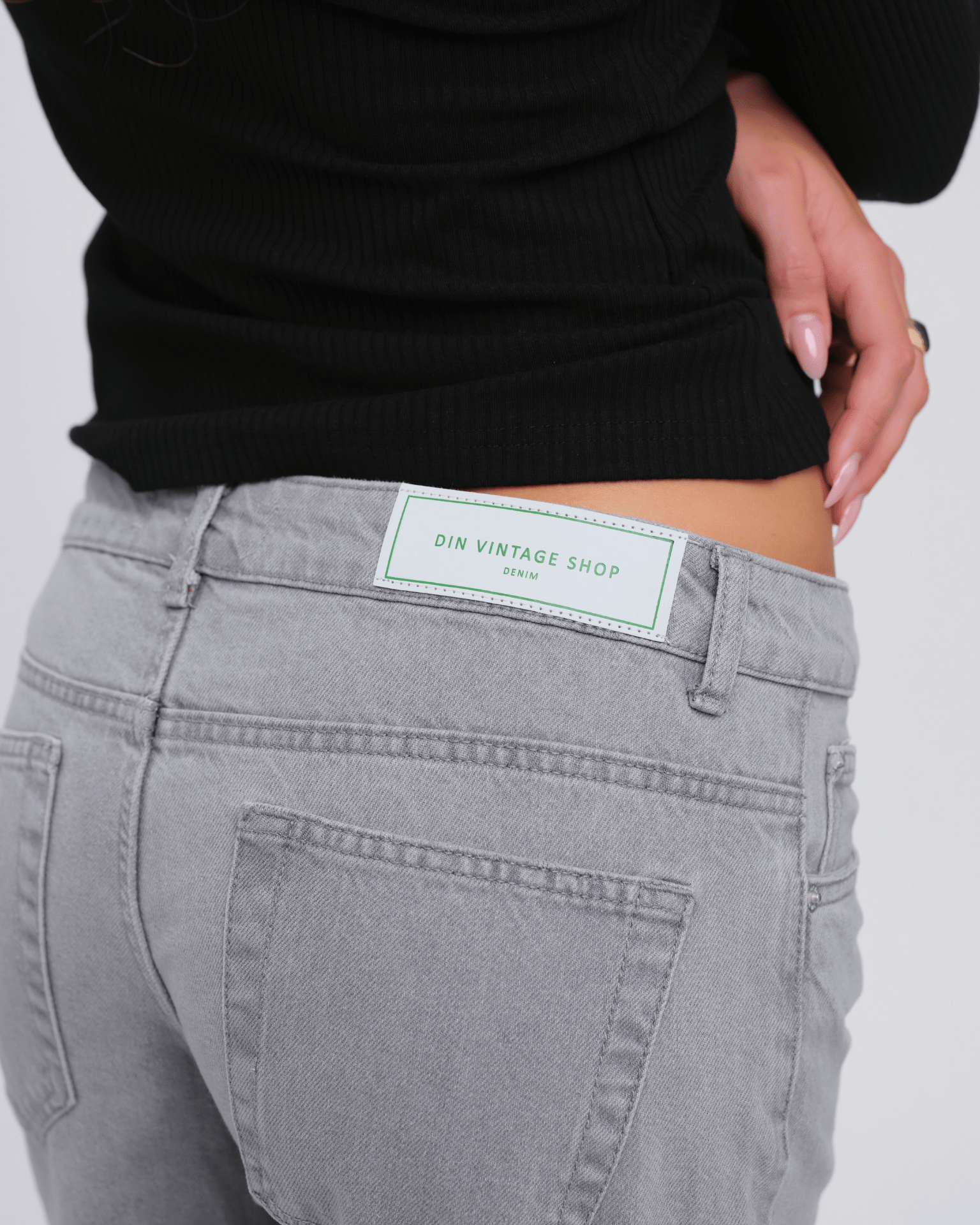 VERA JEANS - LIGHT GRAY
