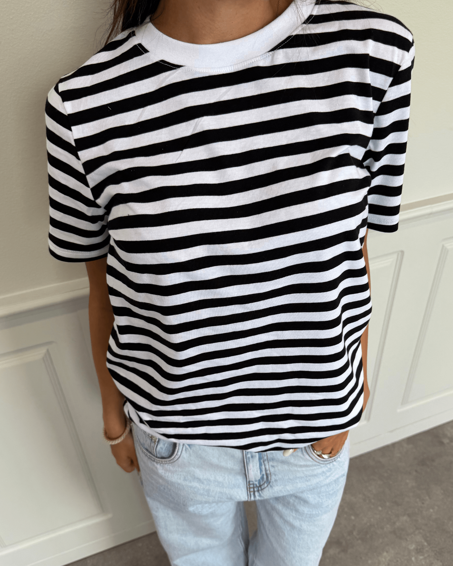 RIA STRIPE TEE - BLACK/BRIGHT WHITE