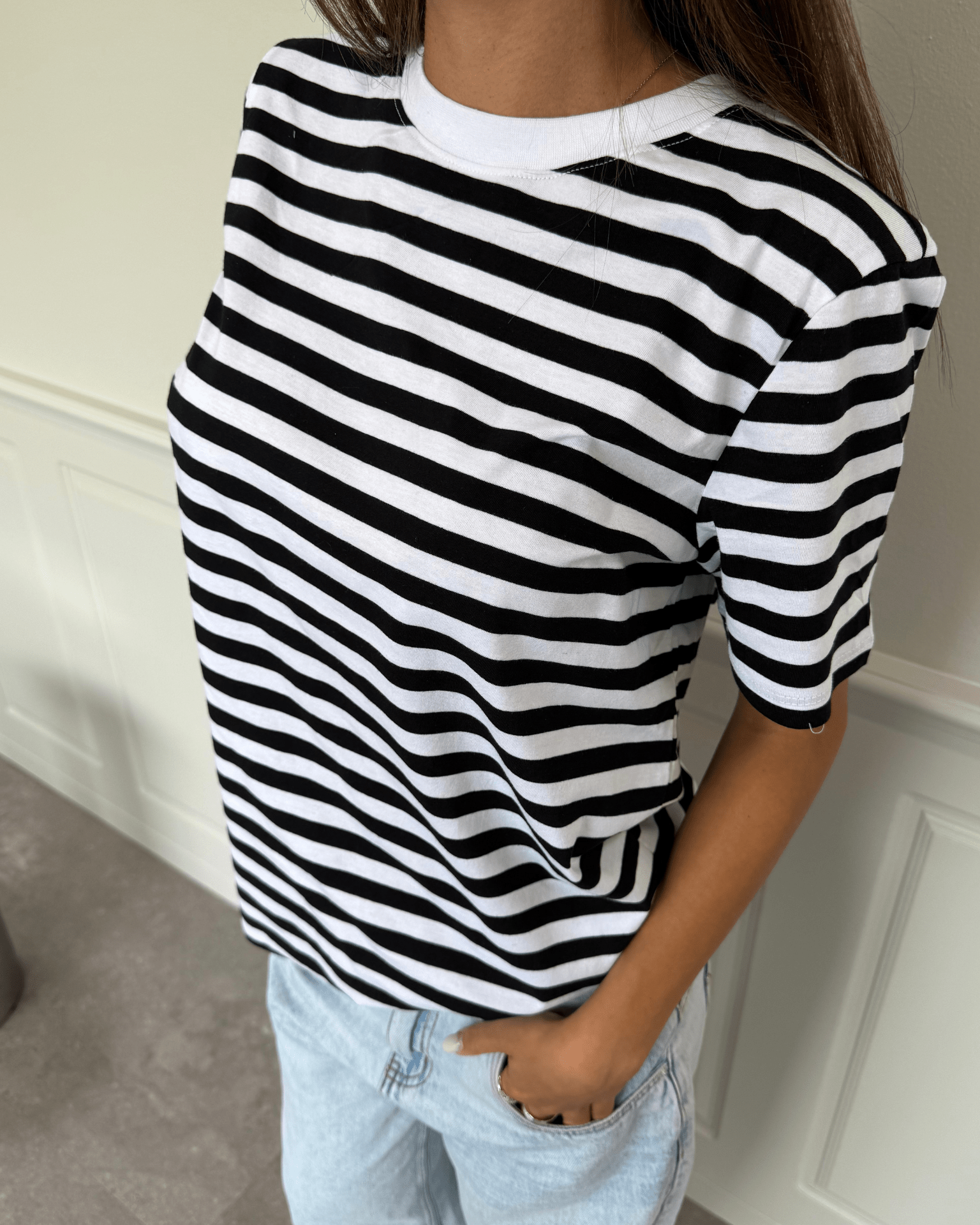 RIA STRIPE TEE - BLACK/BRIGHT WHITE