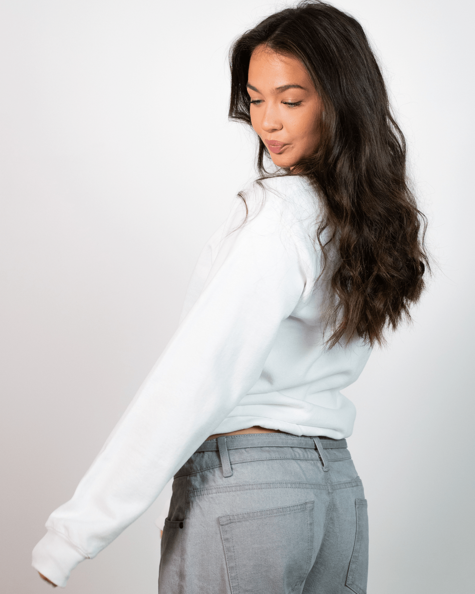 Hvid Fruit sweatshirt i bomuld og polyester på model set bagfra