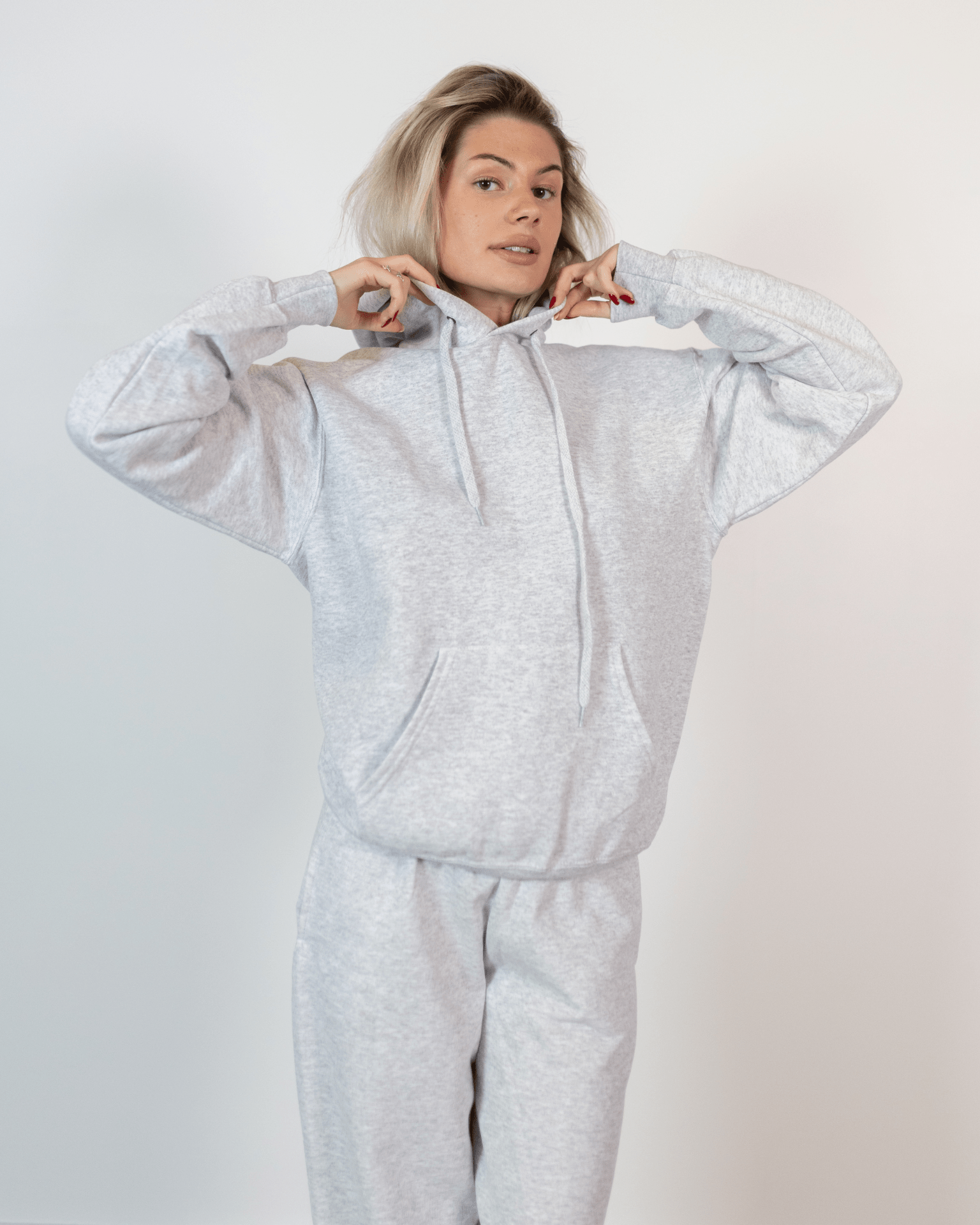 Grå Fruit Hoodie i bomuldsblanding med hætte og kængurulomme