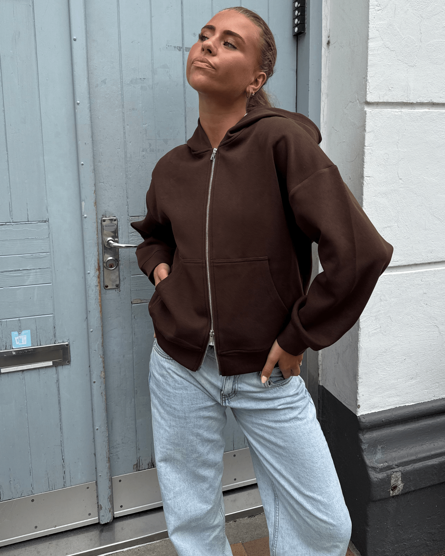 Brun Ash Scuba zip hoodie i boxfit med dobbelt lynlås og hætte