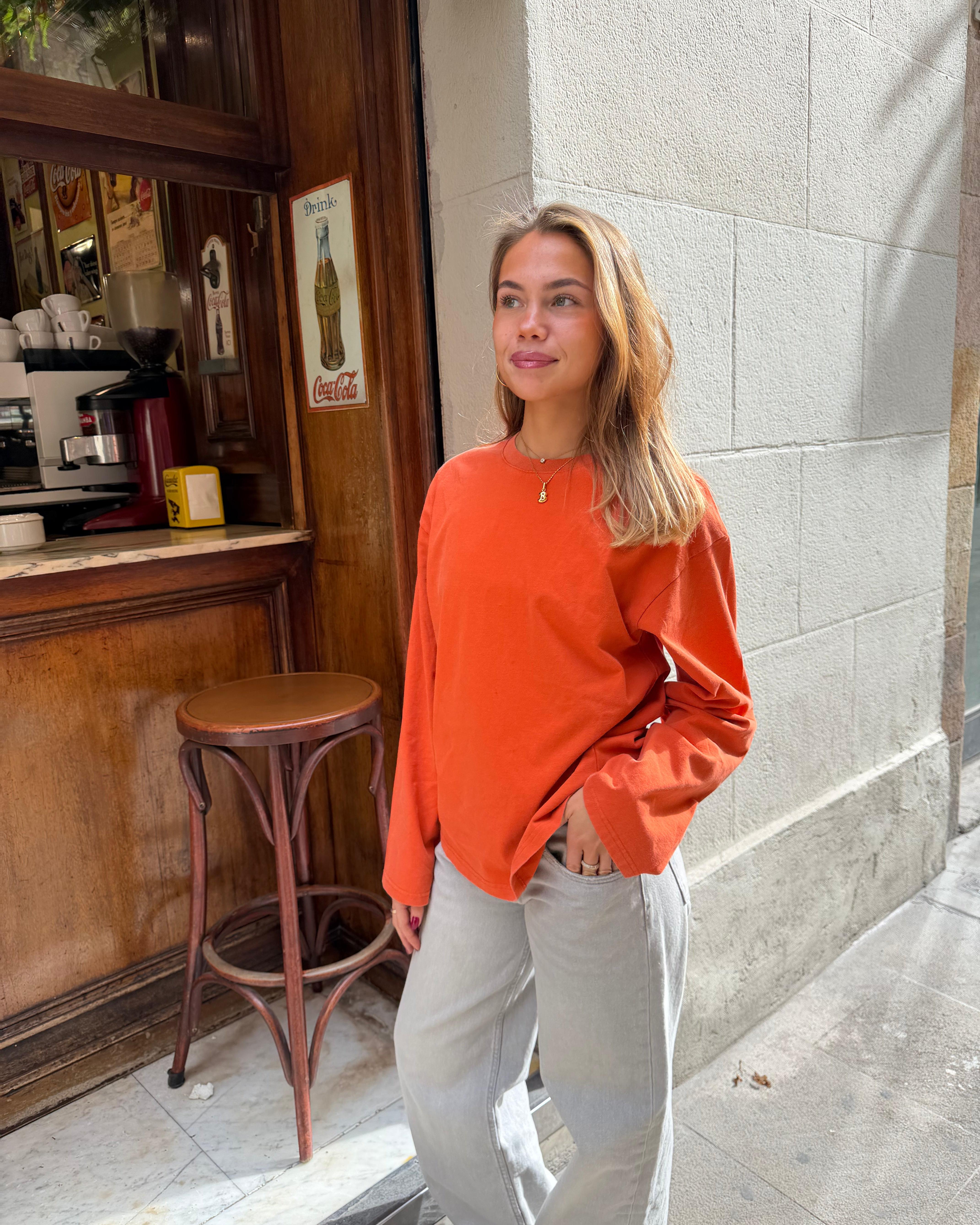 Oversize Mynte langærmet t-shirt i coral orange bomuld fra Din Vintage Shop