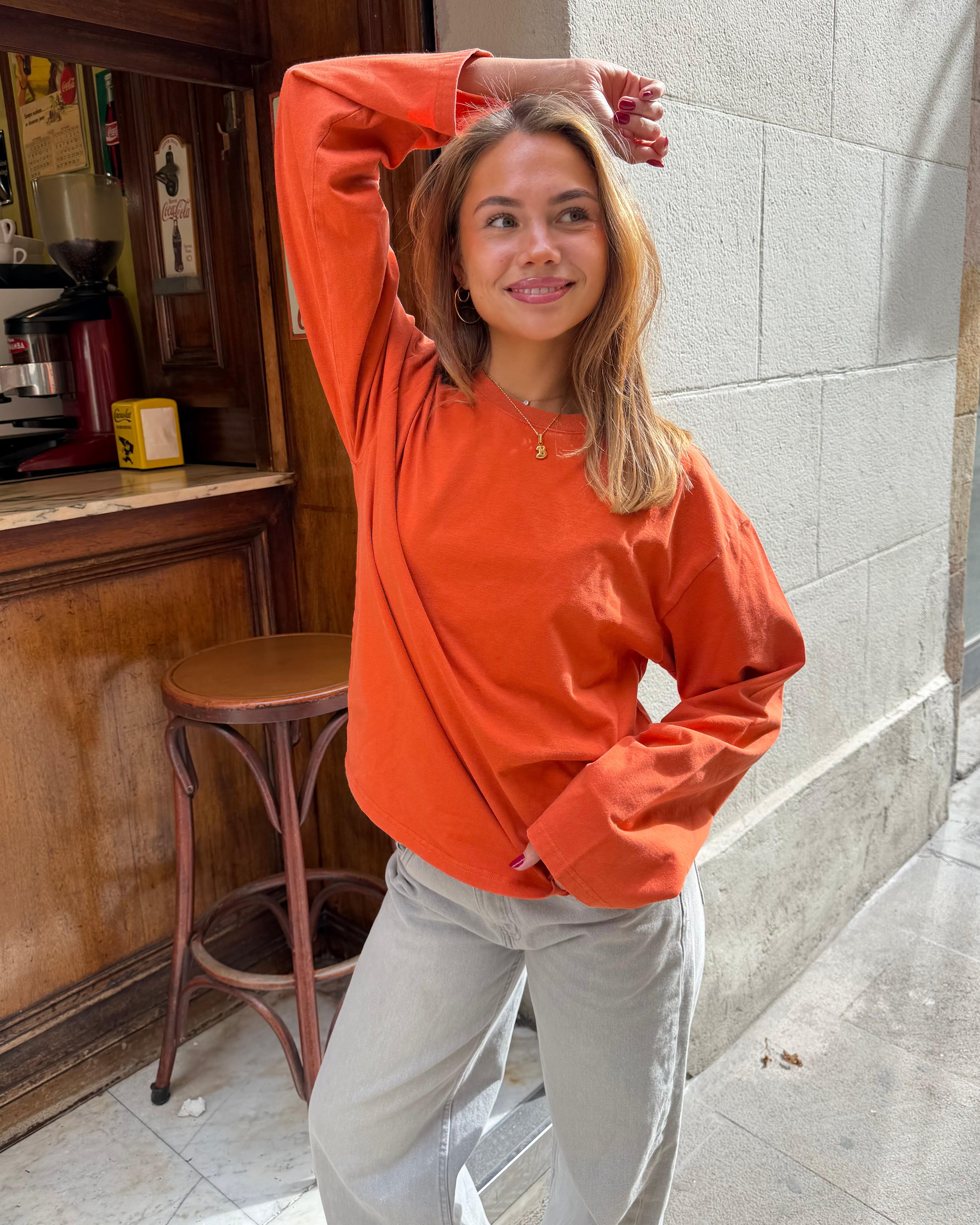 Oversize Mynte langærmet t-shirt i koral orange bomuld fra Din Vintage Shop