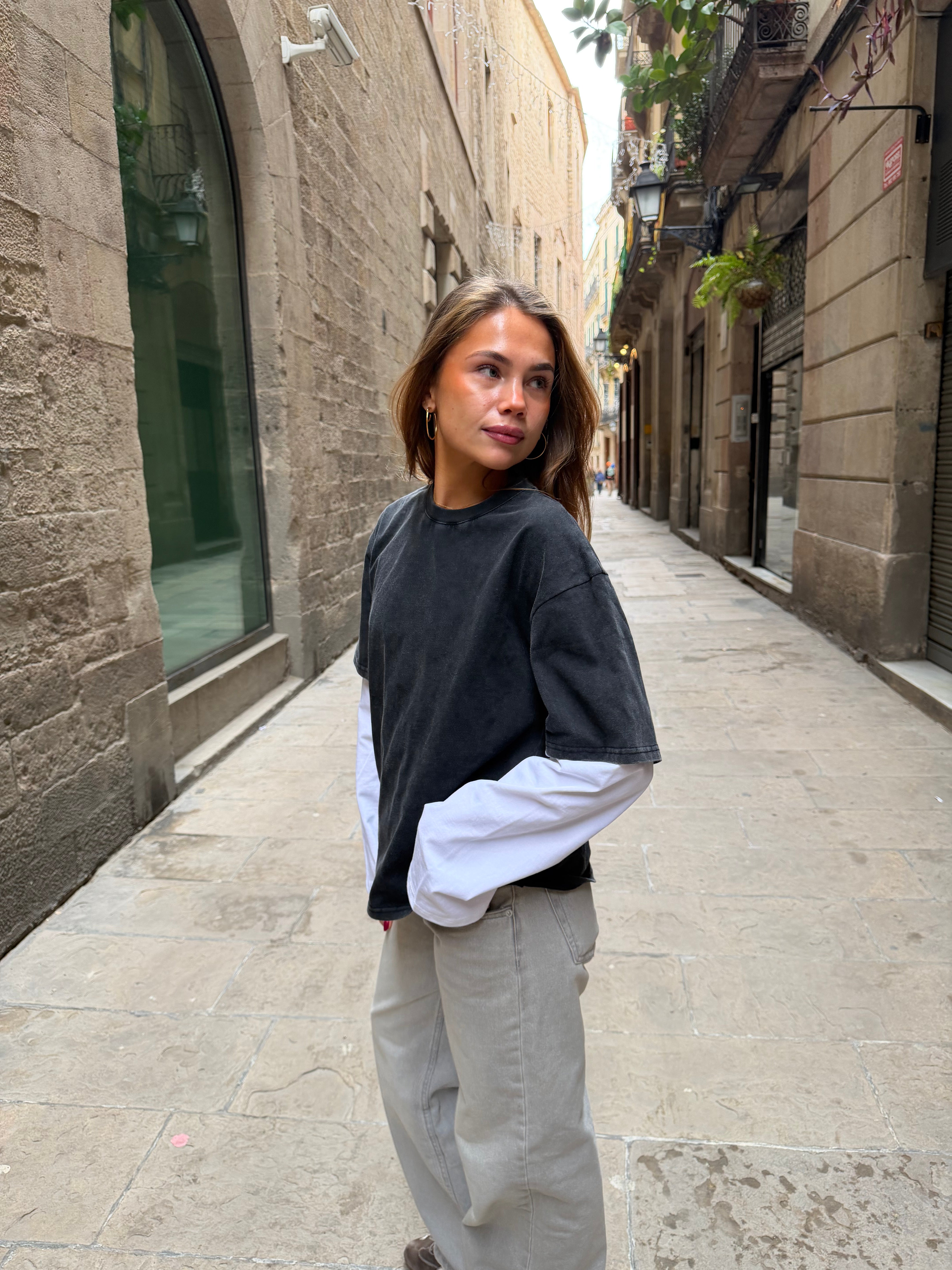 ALVIA LAYERED TEE - BLACK/WHITE