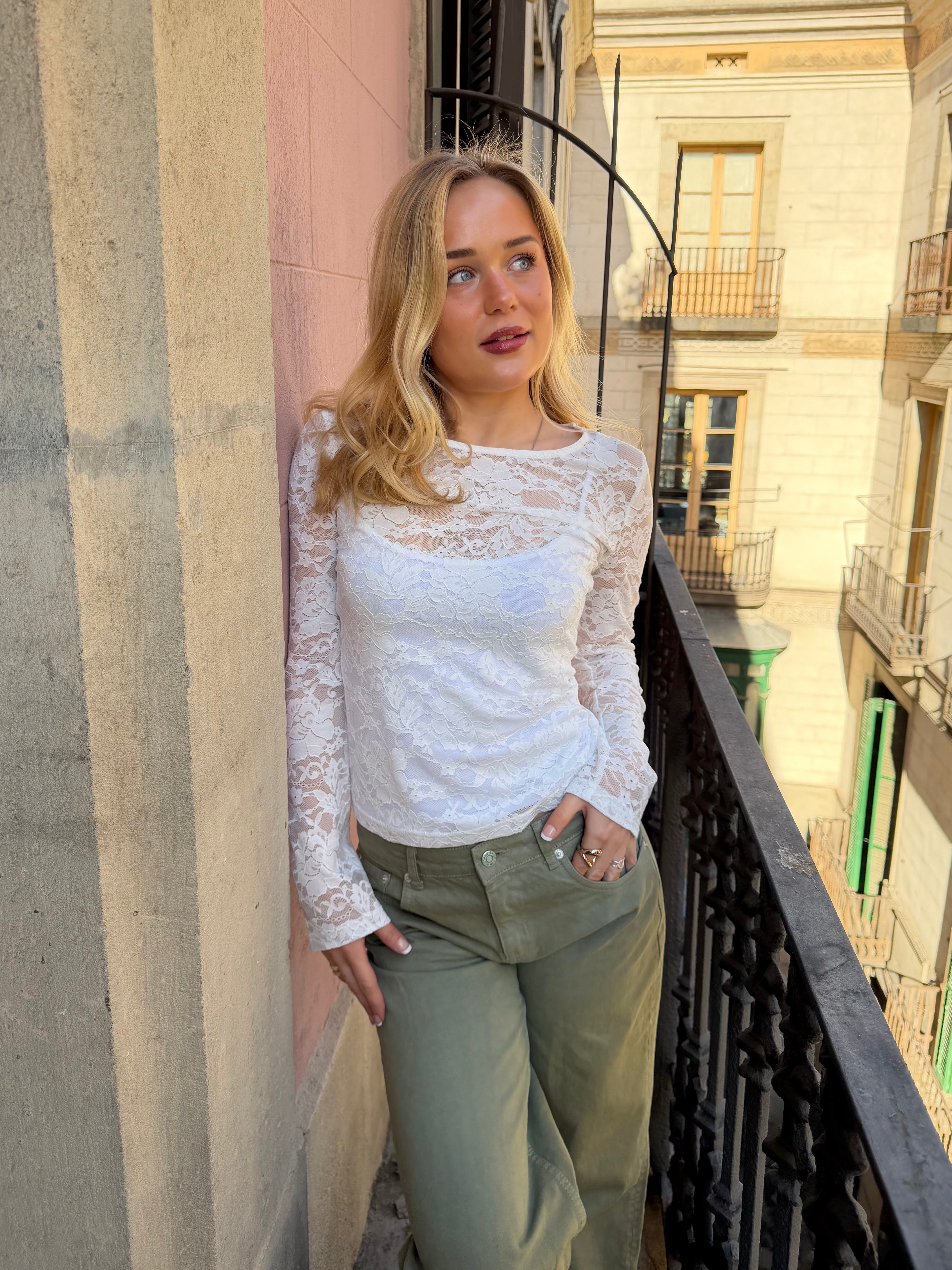 SARA SATIN LACE TOP - CREME