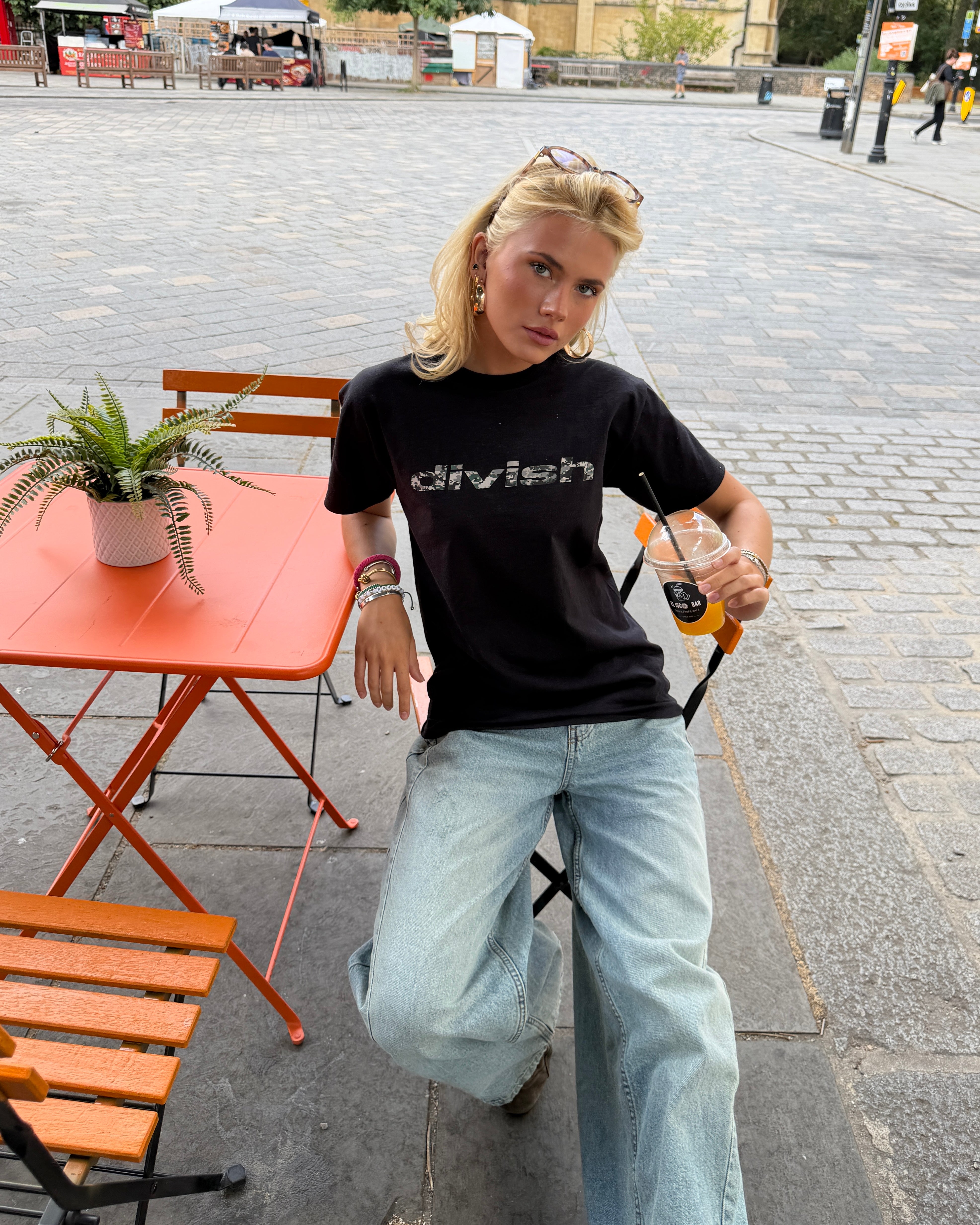 DEA TEE - BLACK