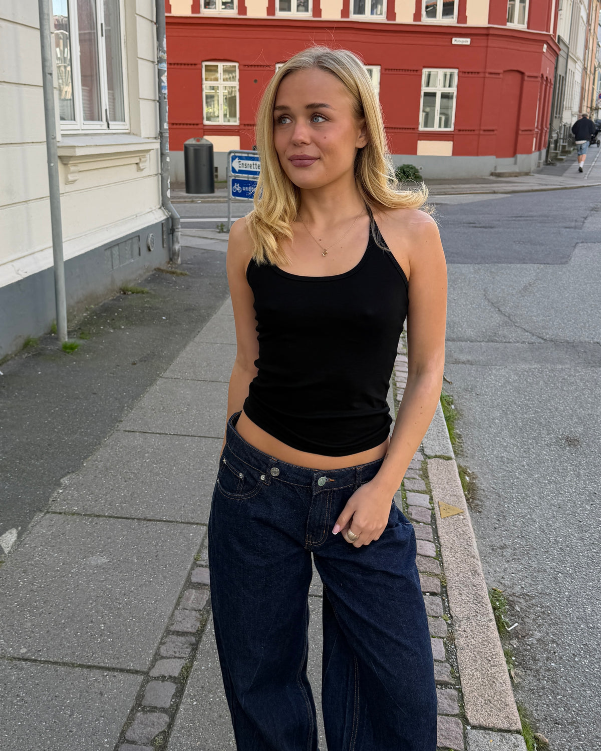 LARA HALTERNECK TOP - BLACK - Dinvintageshop