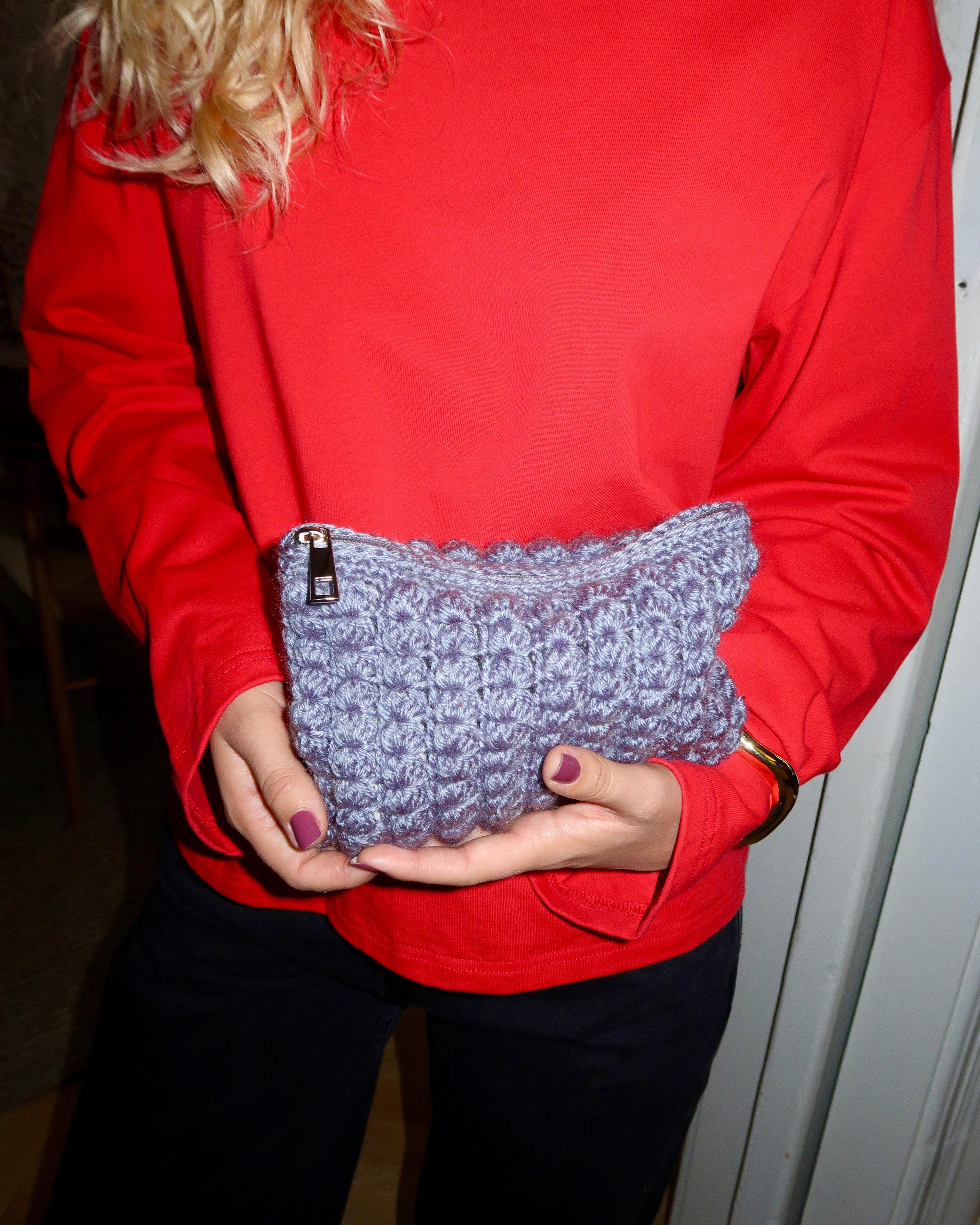 CROCHET CLUTCH - GREY