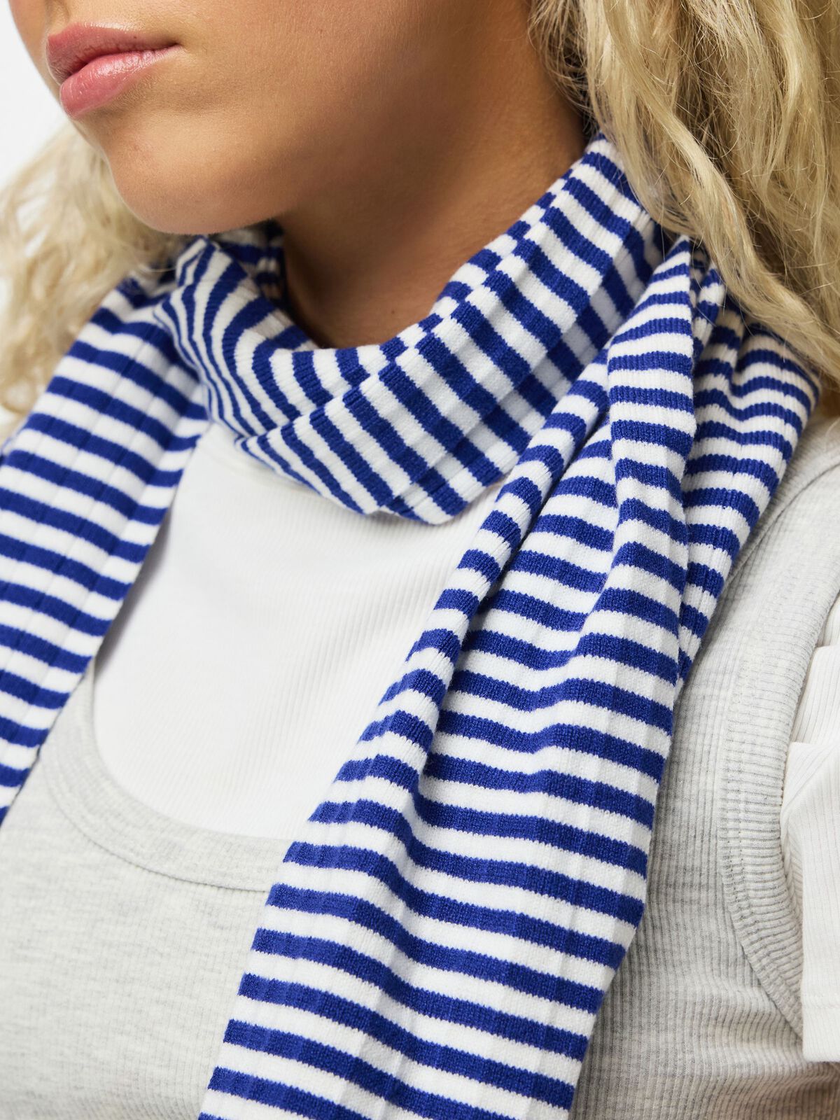 ALBERTE TØRKLÆDE - BLUING/WHITE - Dinvintageshop