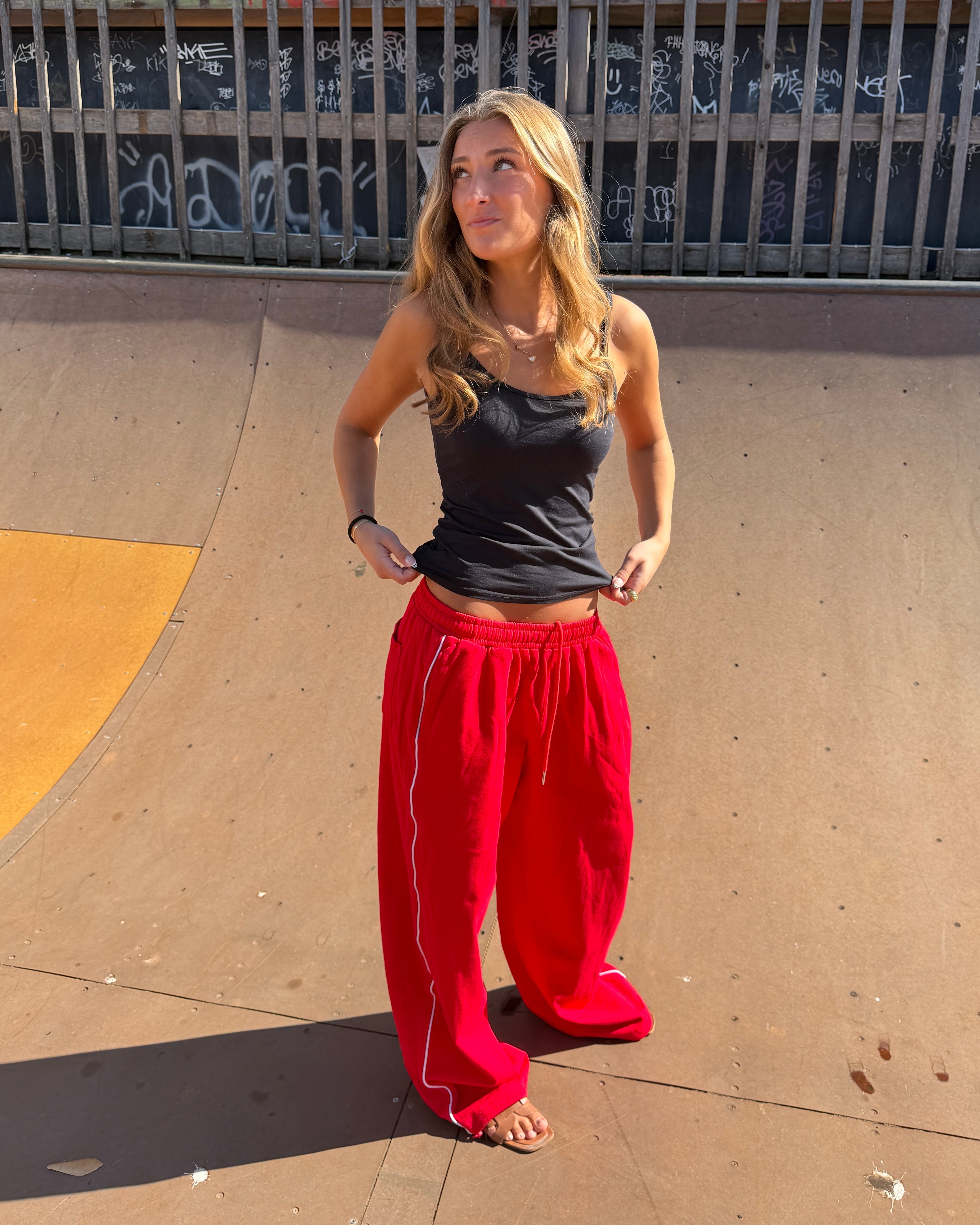 ANNA SWEATPANTS - RED - Dinvintageshop