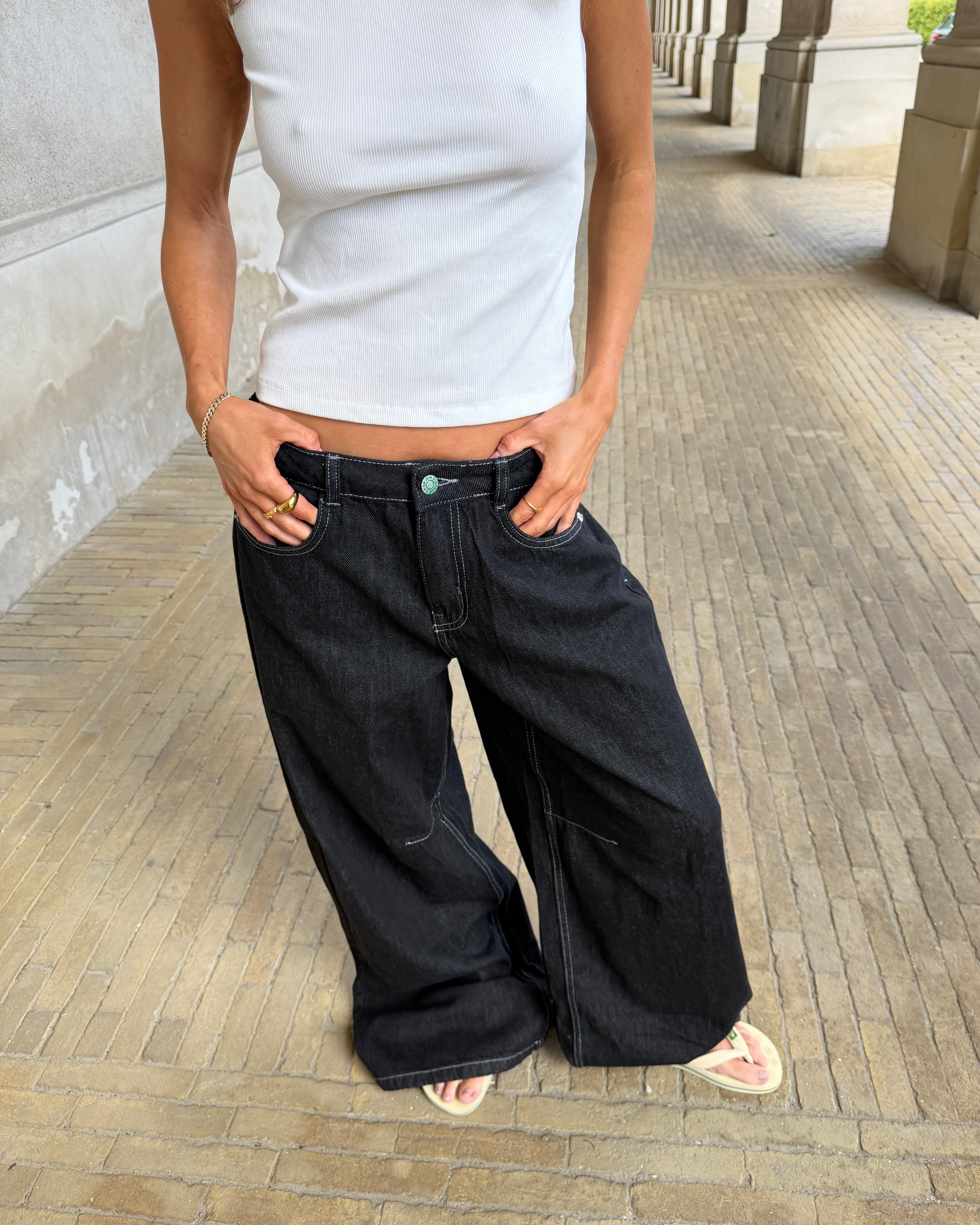 EMMA BAGGY JEANS - RAW BLACK