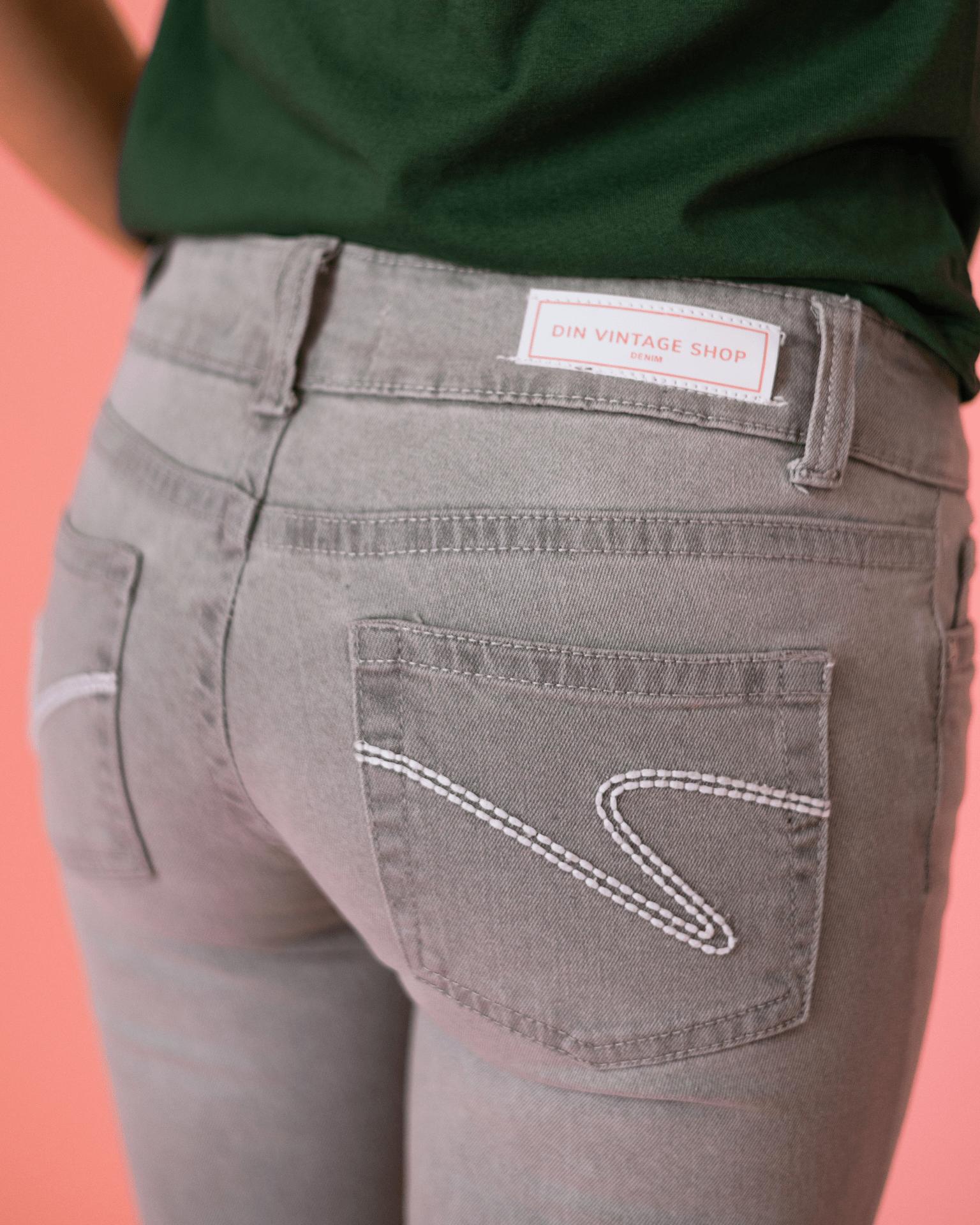 ERIKA LOW BOOTCUT JEANS - LIGHT GREY
