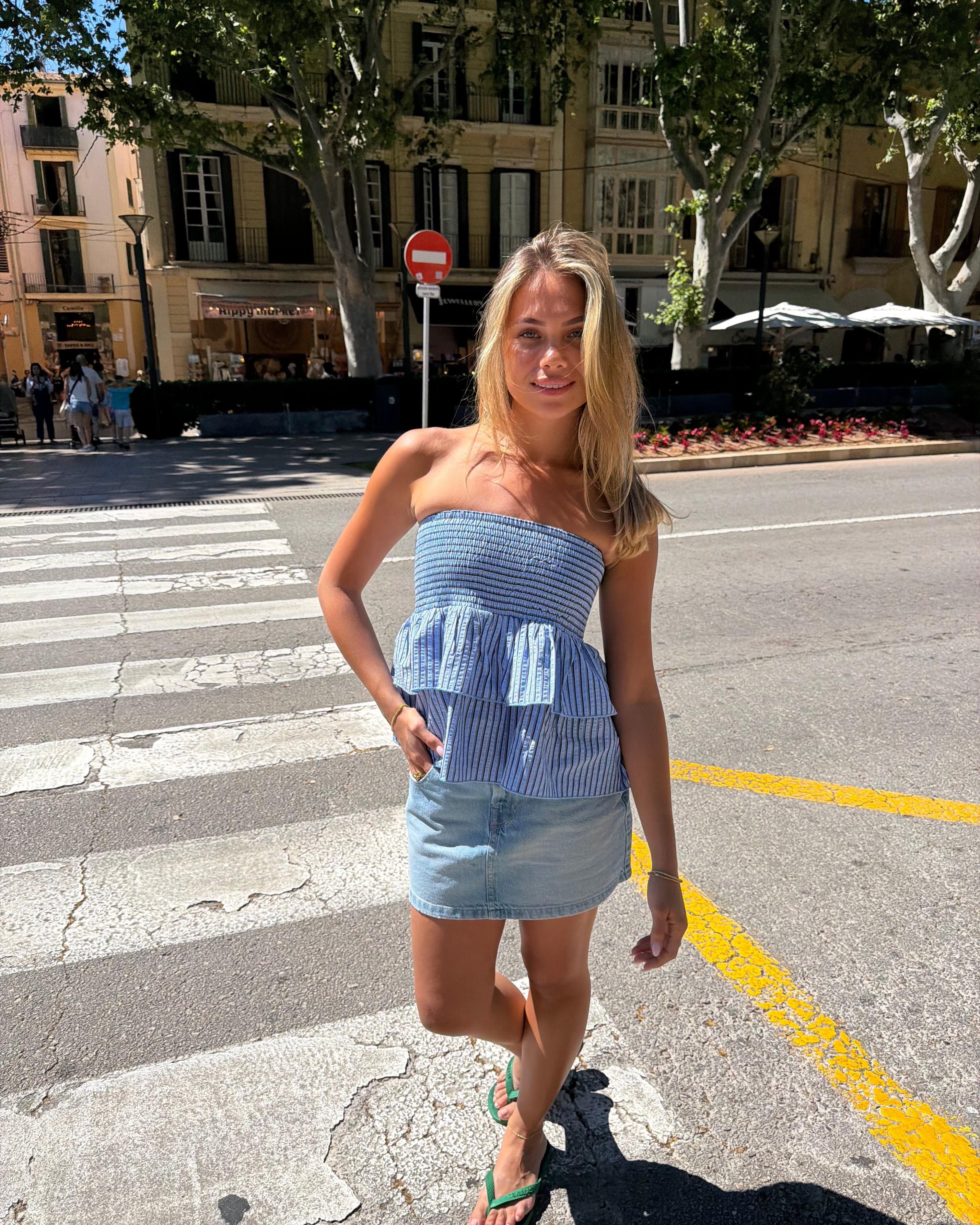 ESTHER DENIM MINI SKIRT - LIGHT BLUE - Dinvintageshop
