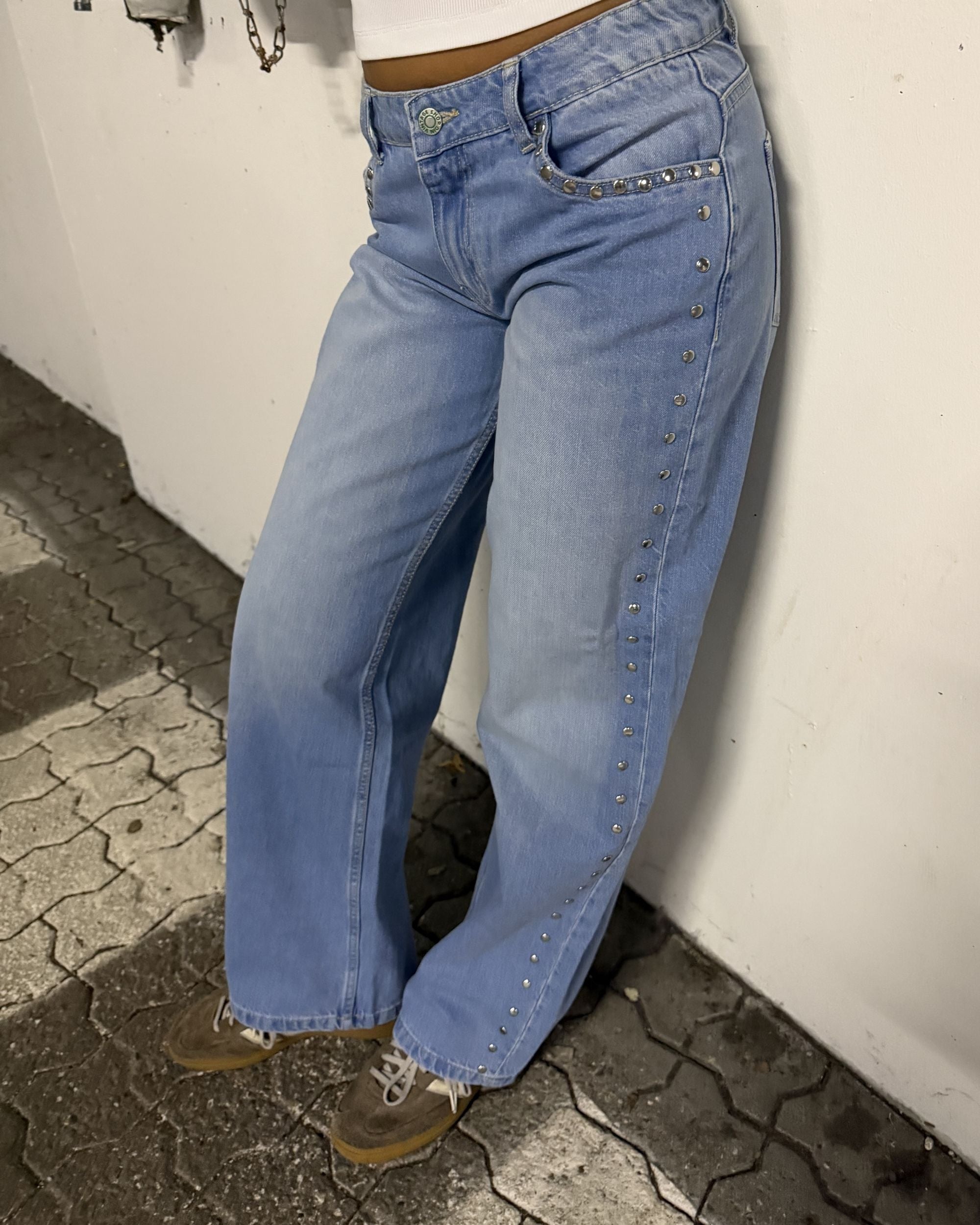 ESTHER STUD JEANS - LIGHT BLUE - Dinvintageshop