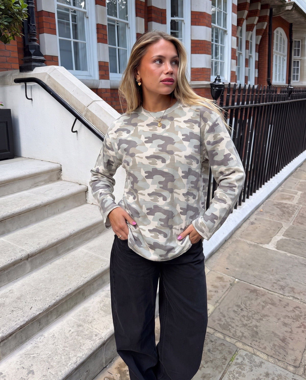 RONJA TEE - CAMO - Dinvintageshop