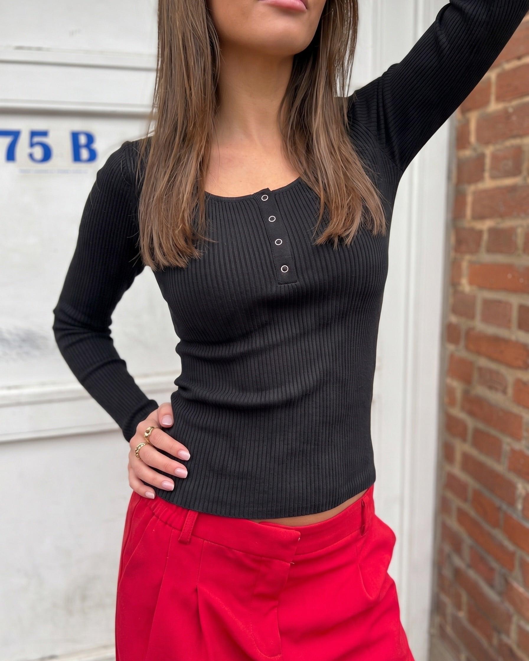 KITTE LANGÆRMET TOP - BLACK - Dinvintageshop