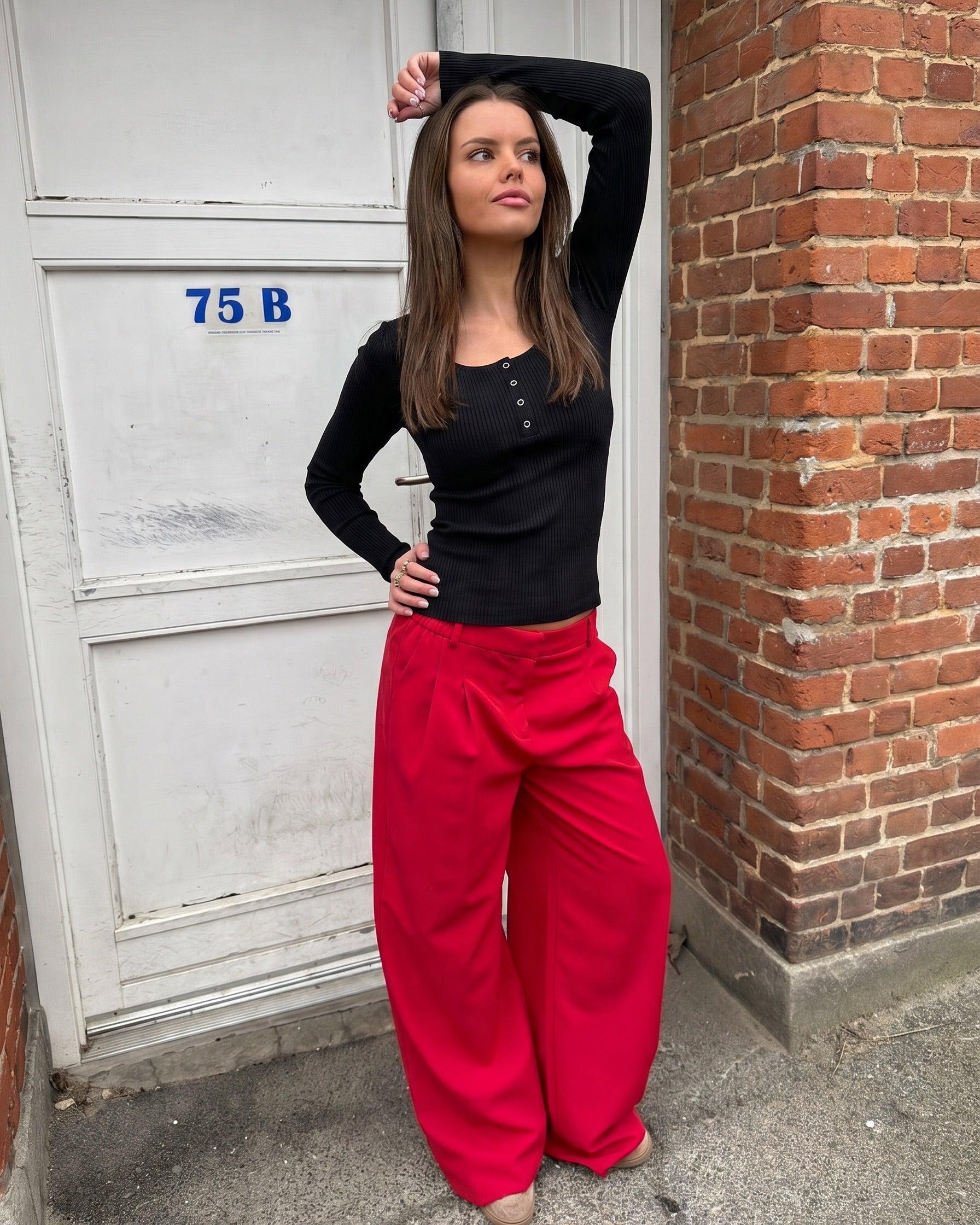 KITTE LANGÆRMET TOP - BLACK - Dinvintageshop