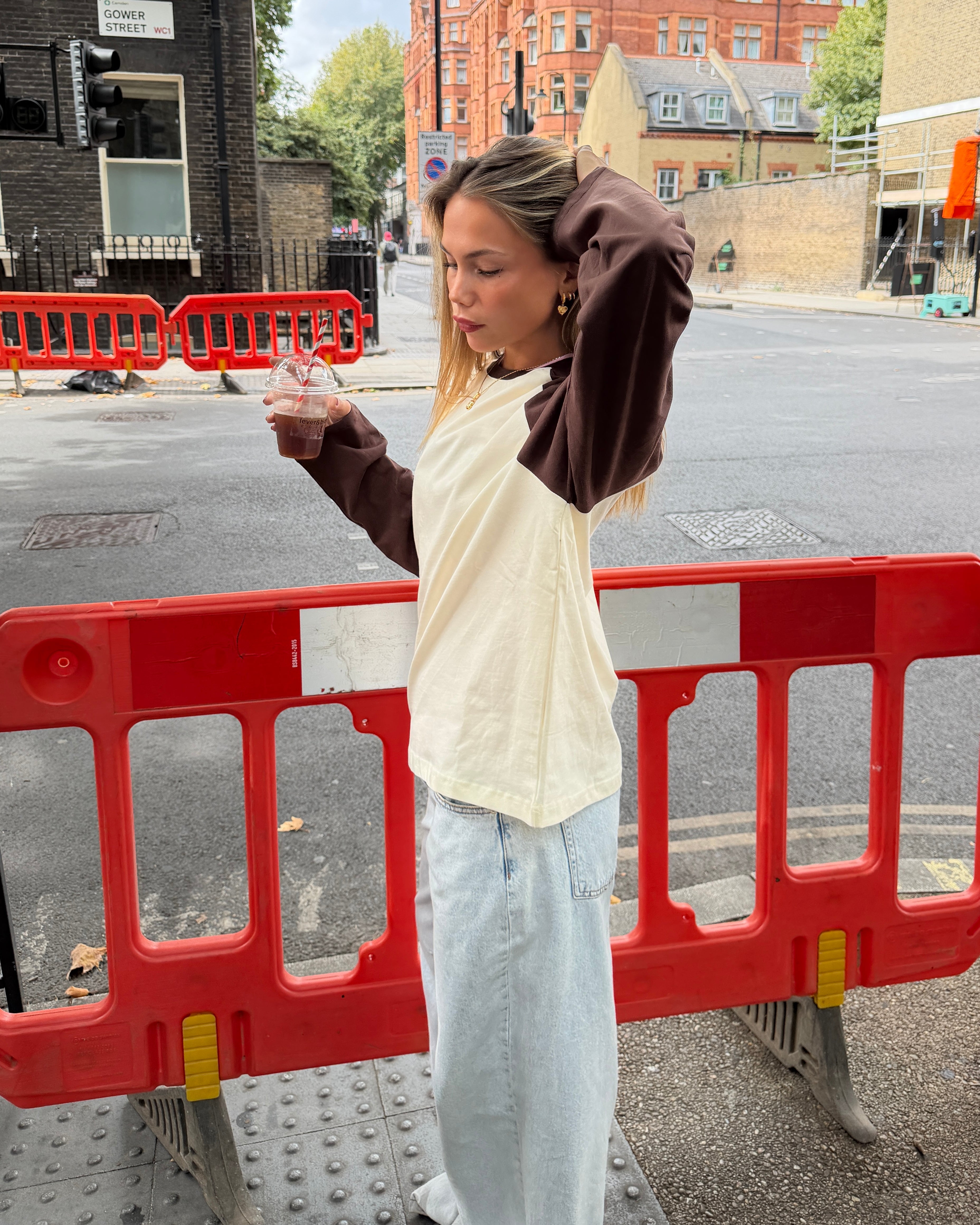 KLARA TEE - OFFWHITE/BROWN - Dinvintageshop