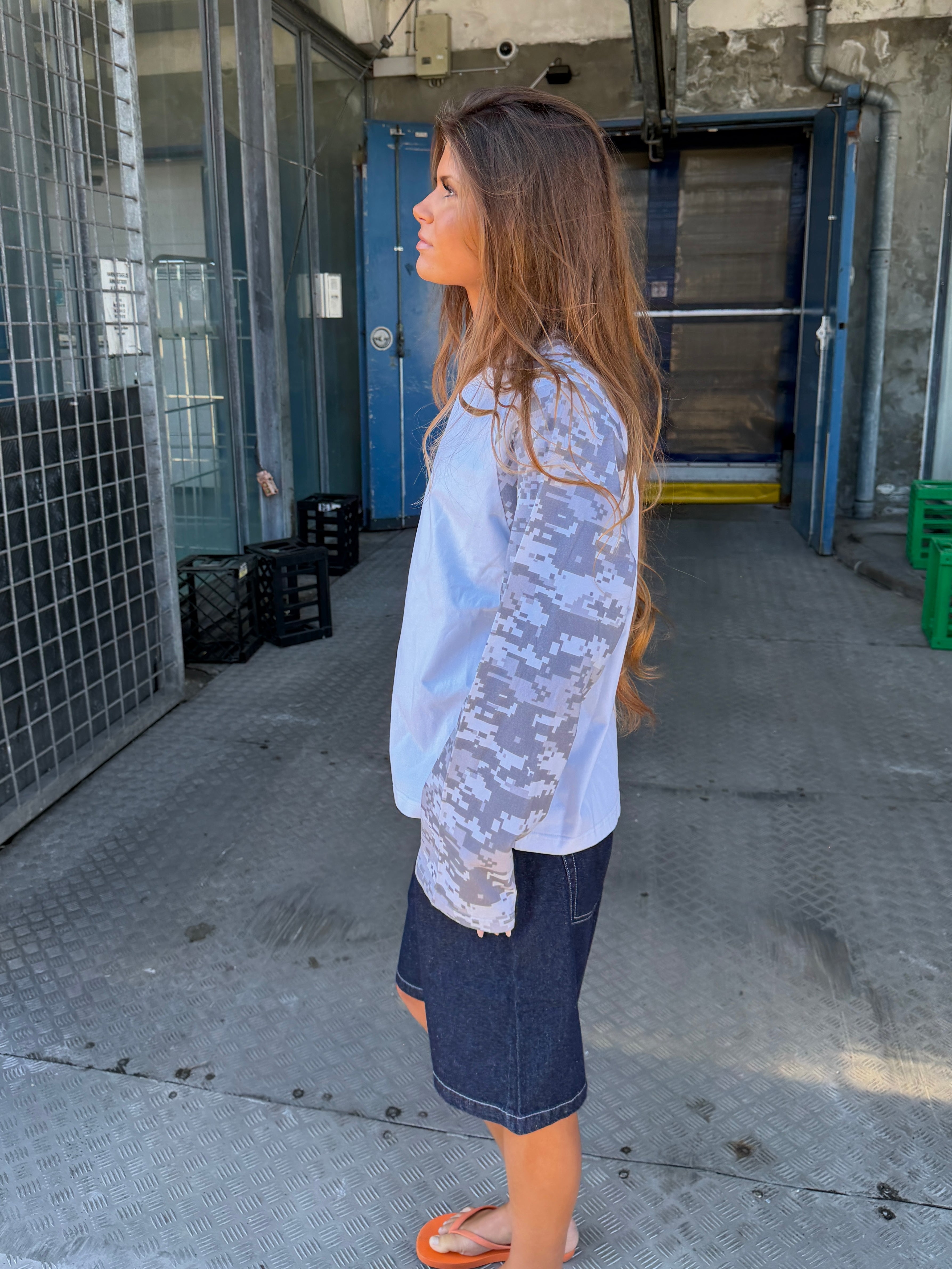 KLARA TEE - WHITE/GREY ARMY - Dinvintageshop