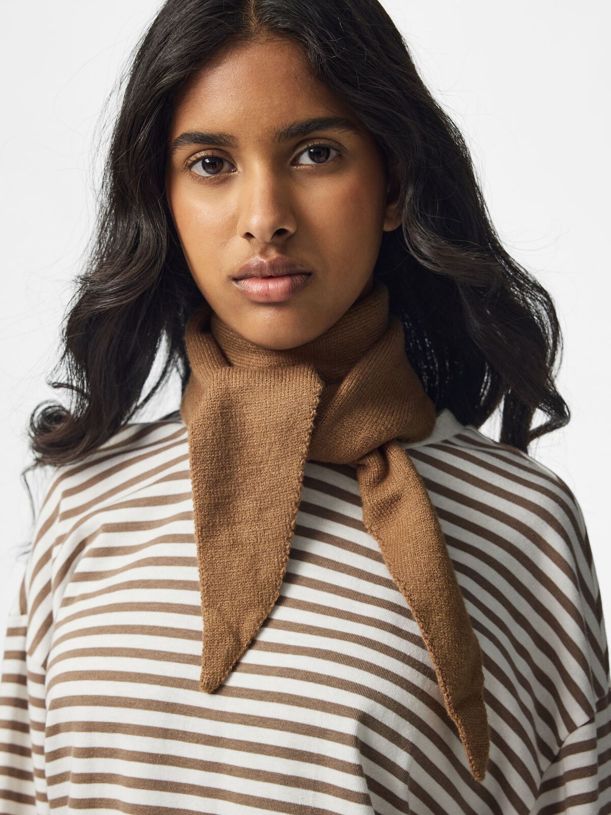 KOMMA TRIANGLE SCARF - TOASTED COCONUT - Dinvintageshop