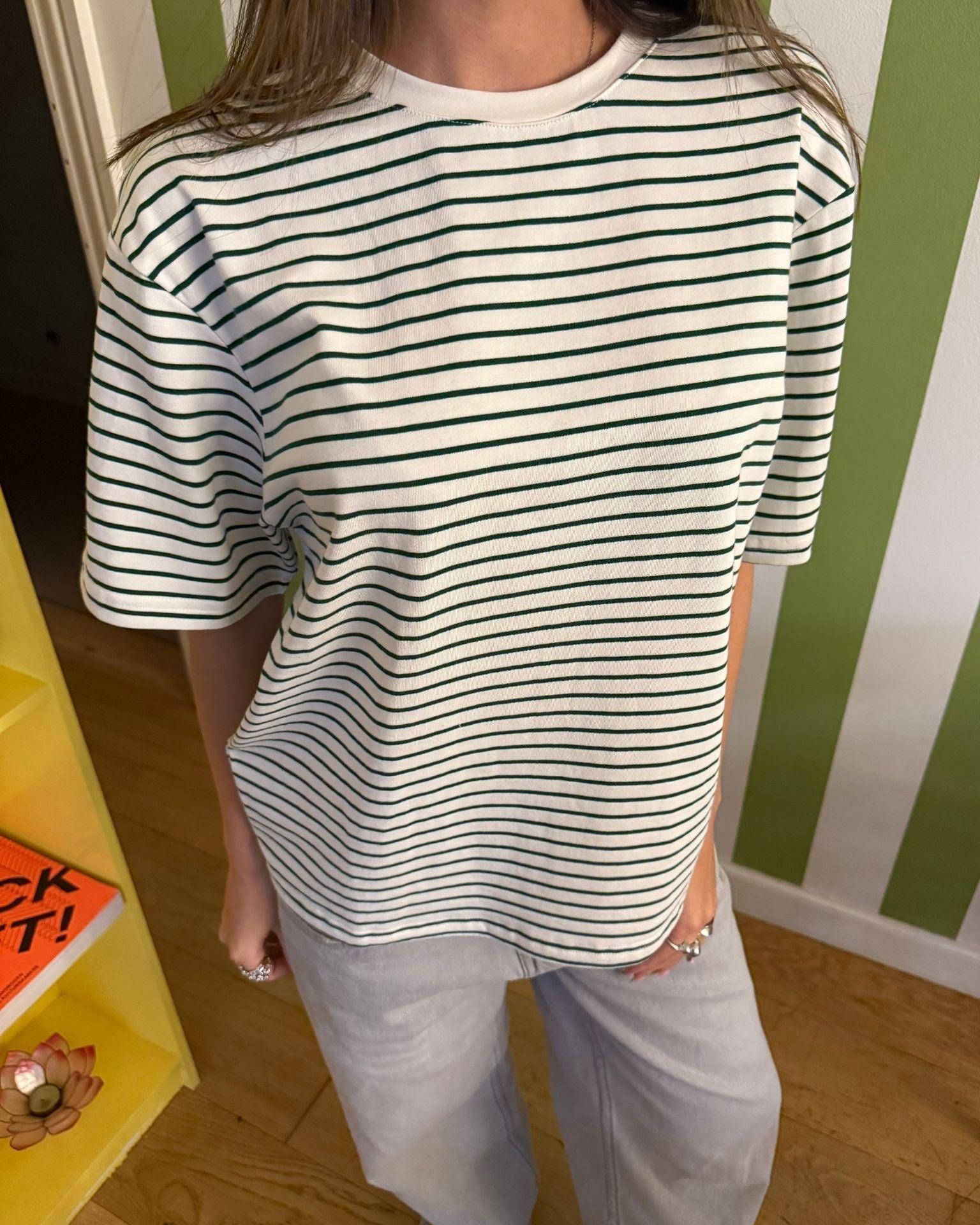 LYKKE STRIPE TEE - WHITE/GREEN - Dinvintageshop