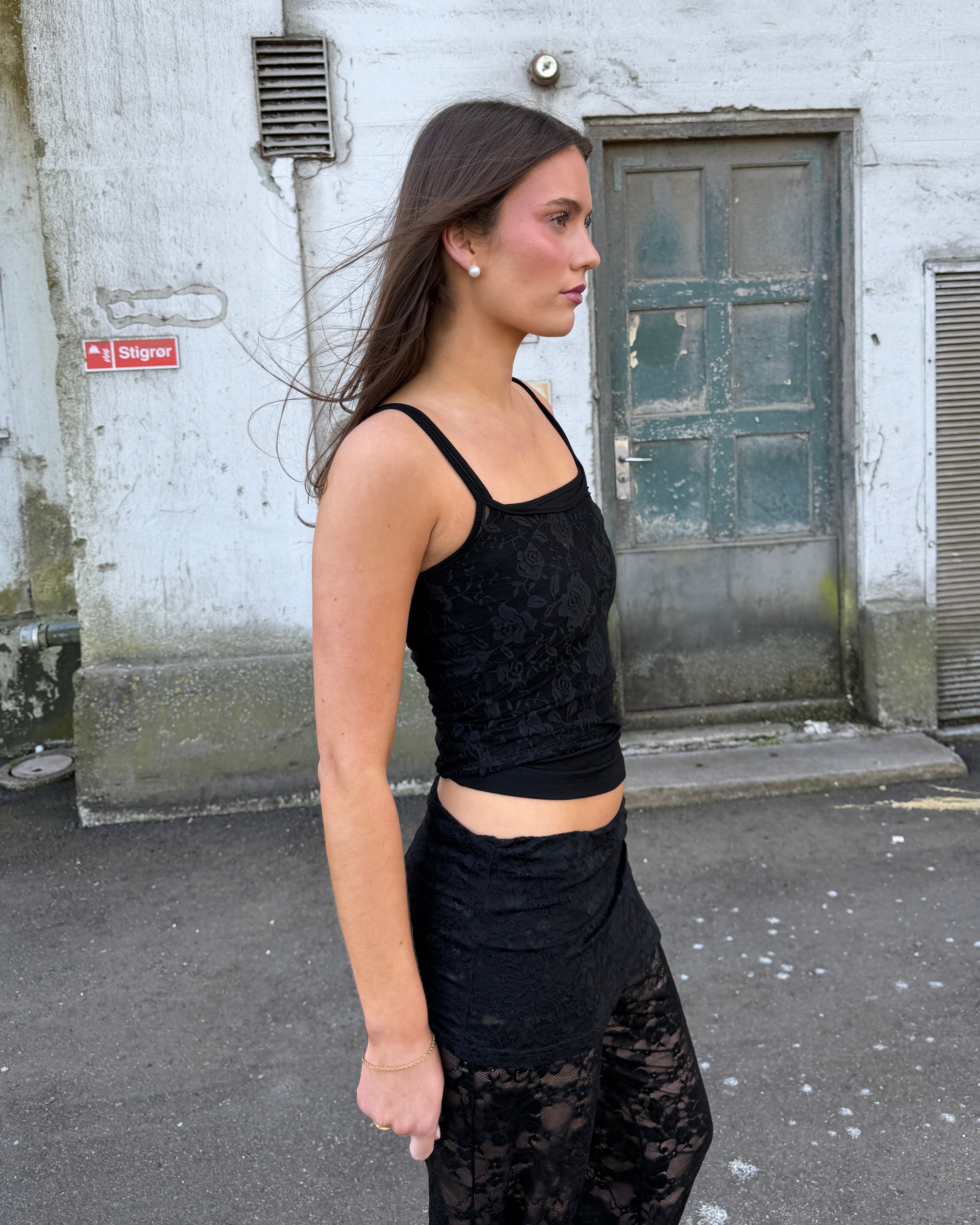 MALOU LACE TANK TOP - BLACK - Dinvintageshop