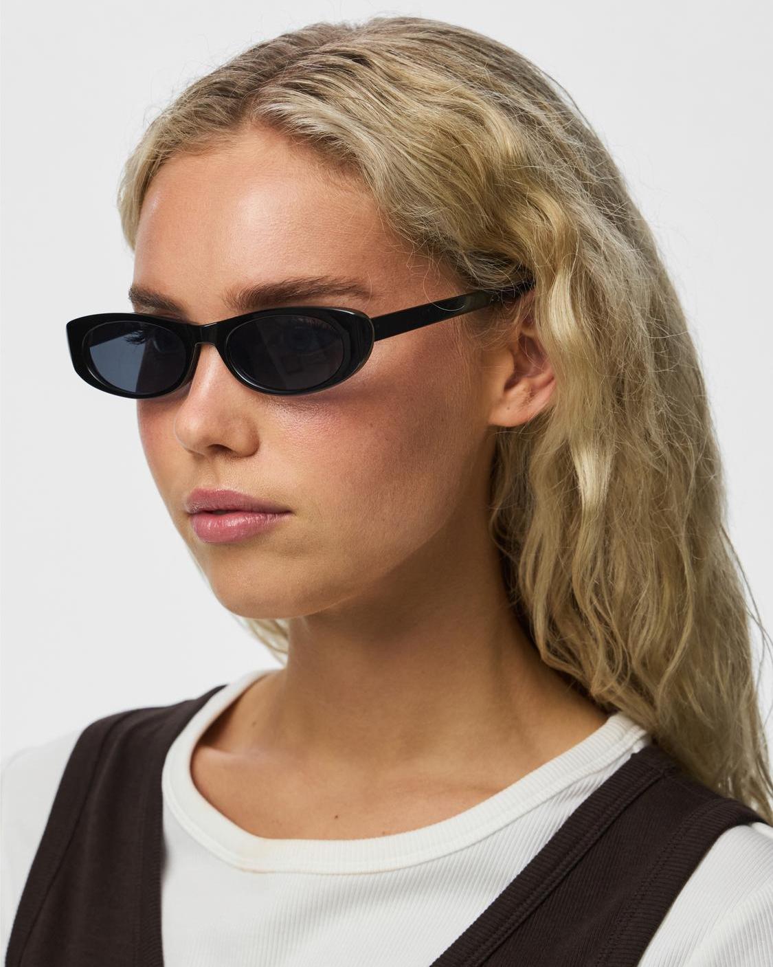 MILANIA SOLBRILLER - BLACK - Dinvintageshop