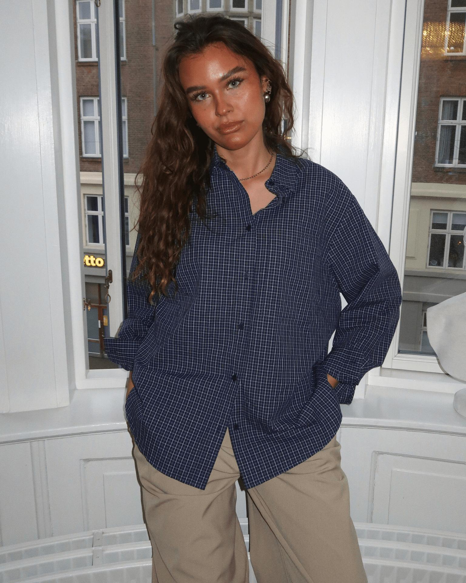 NEO BOXFIT SHIRT - NAVY CHECK