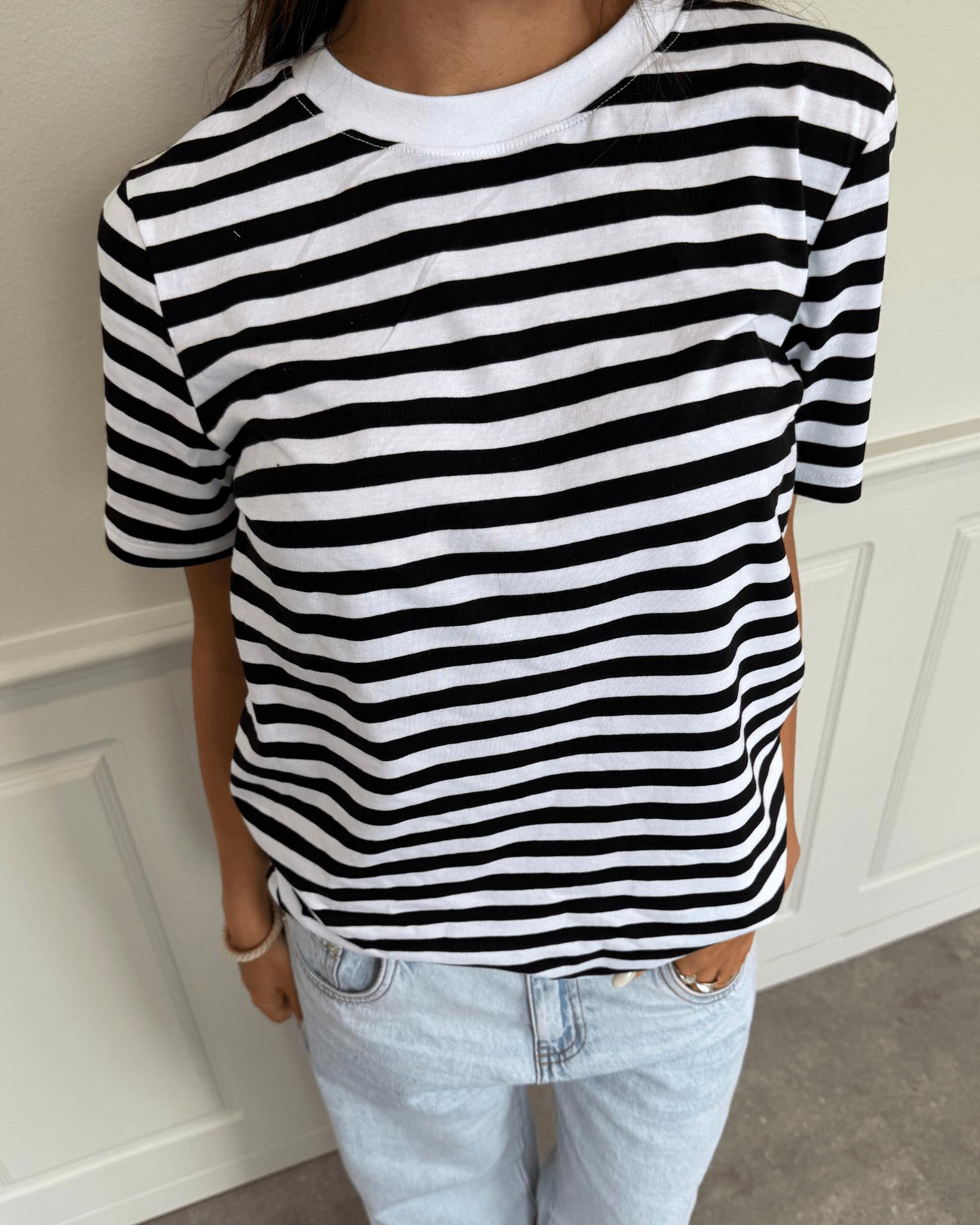 RIA STRIPE TEE - BLACK