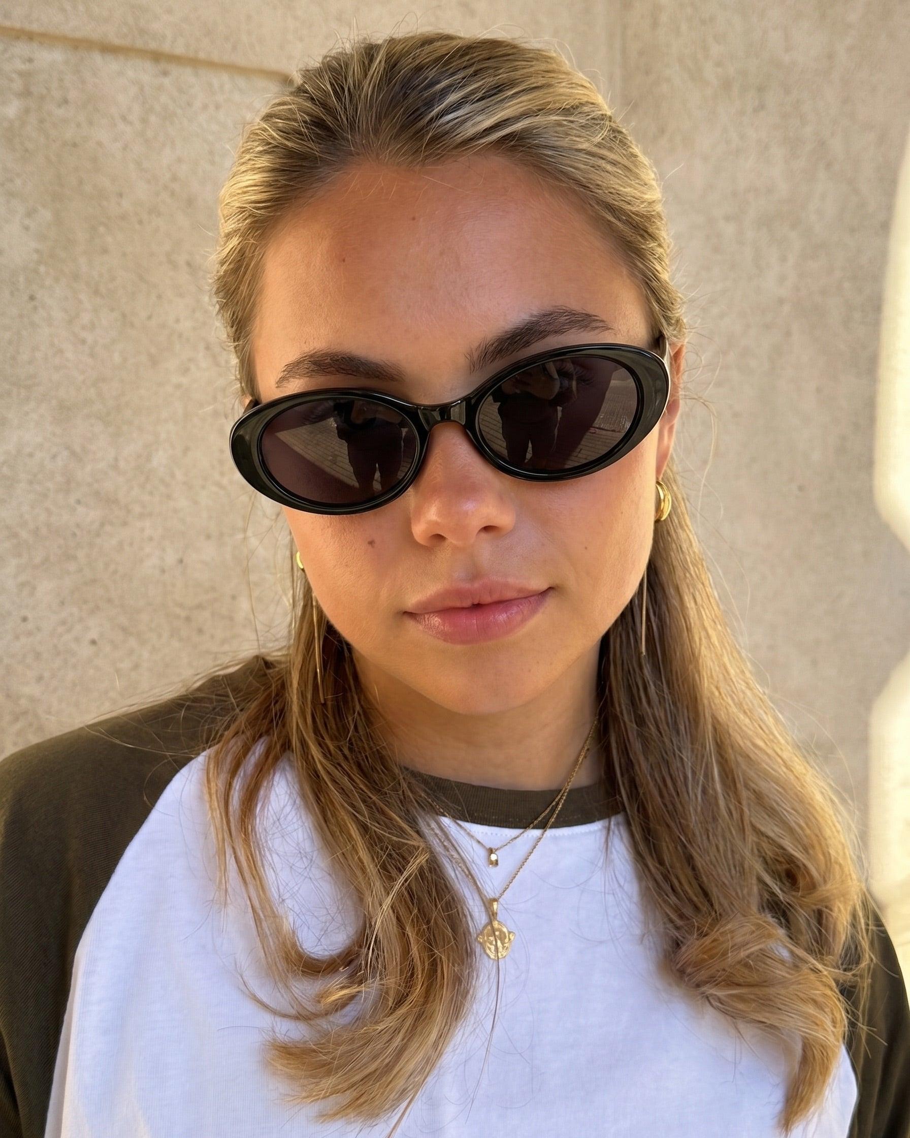 SANNA SOLBRILLER - BLACK - Dinvintageshop