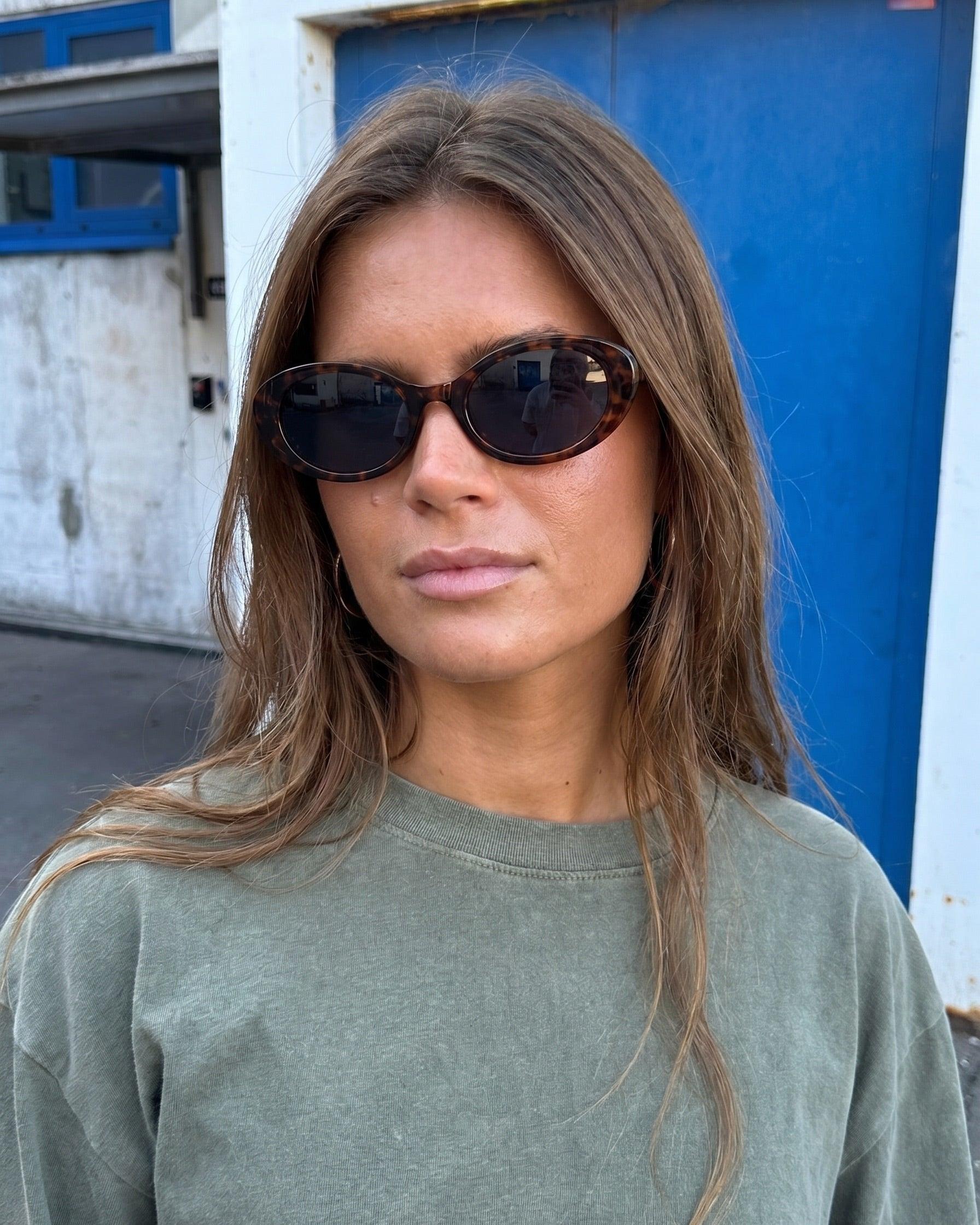 SANNA SOLBRILLER - BROWN/TURTLE - Dinvintageshop