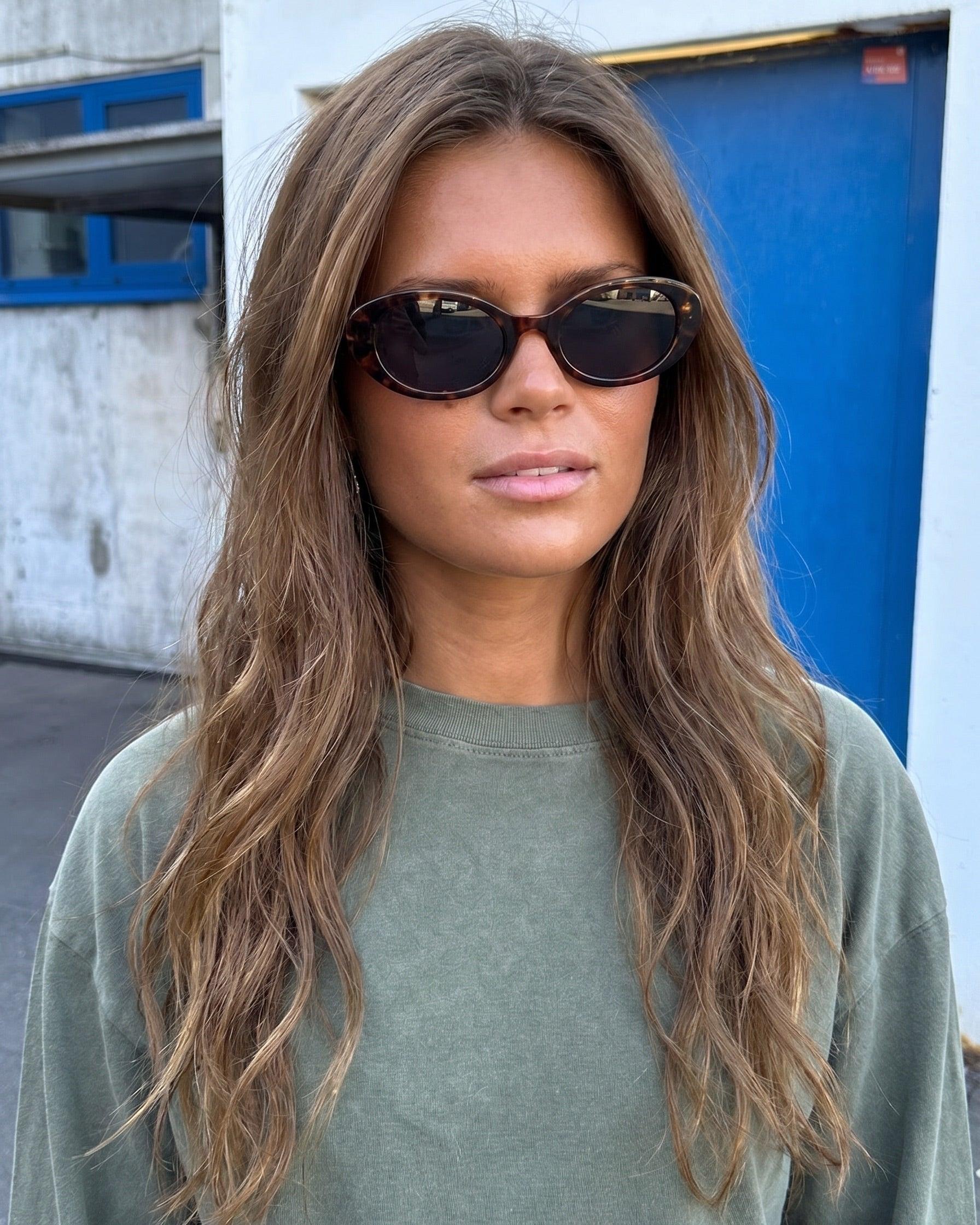 SANNA SOLBRILLER - BROWN/TURTLE - Dinvintageshop