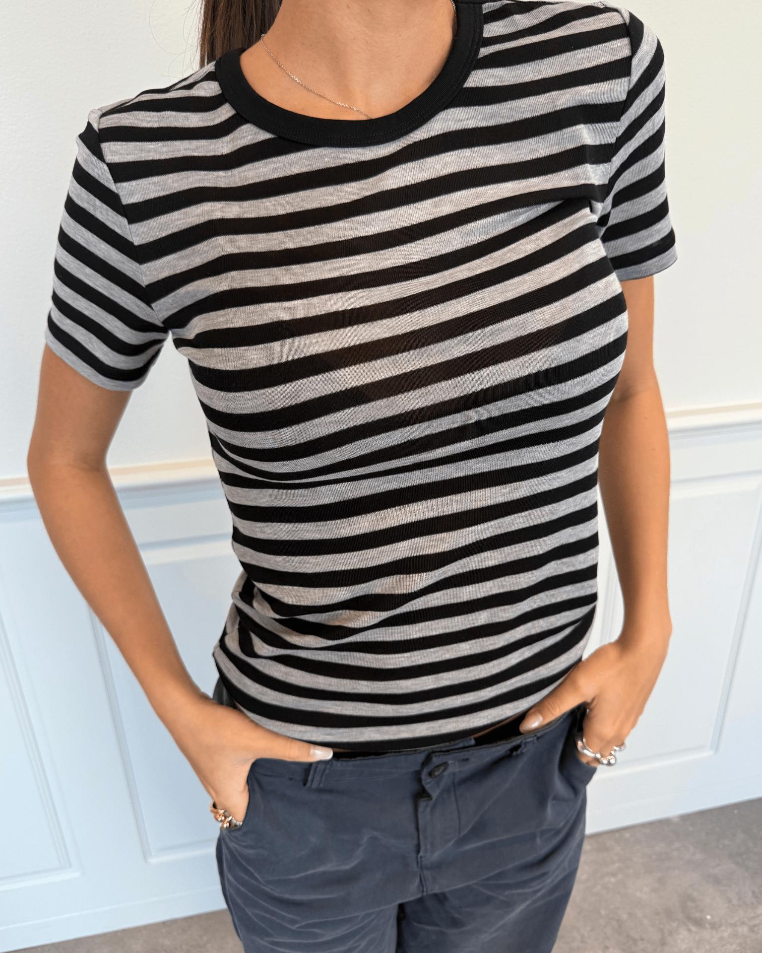 SIDSE KORTÆRMET T-SHIRT - BLACK/GREY STRIPE