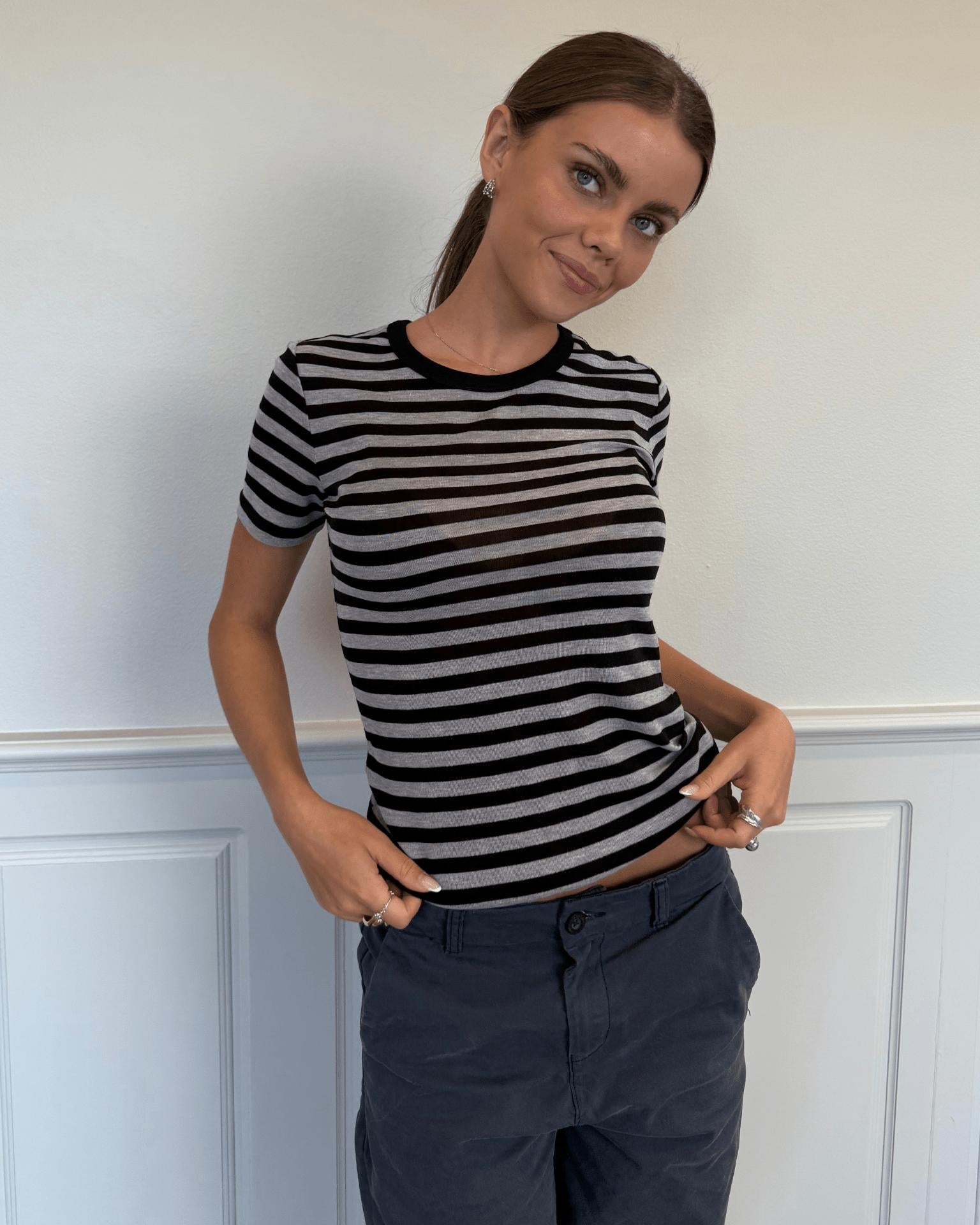 SIDSE KORTÆRMET T-SHIRT - BLACK/GREY STRIPE