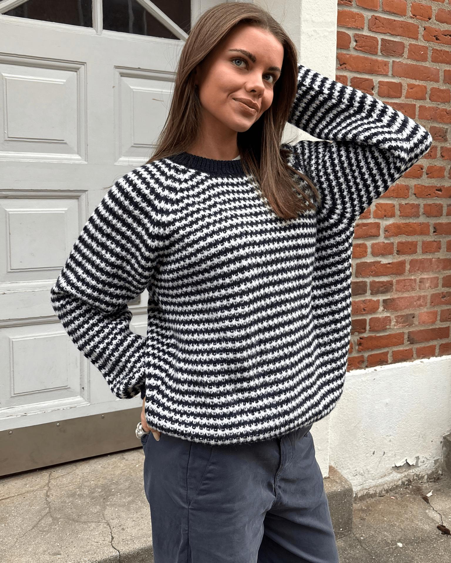 SIGRID STRIPE KNIT - NAVY/WHITE
