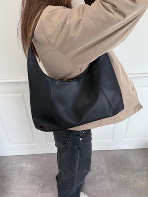 JOYE HOBO BAG - BLACK