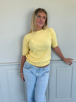 SAGA SHORTSLEEVE KNIT - BUTTER YELLOW