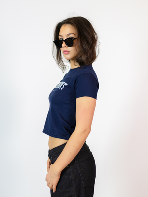 VERMONT (hvid), BABY TEE - NAVY