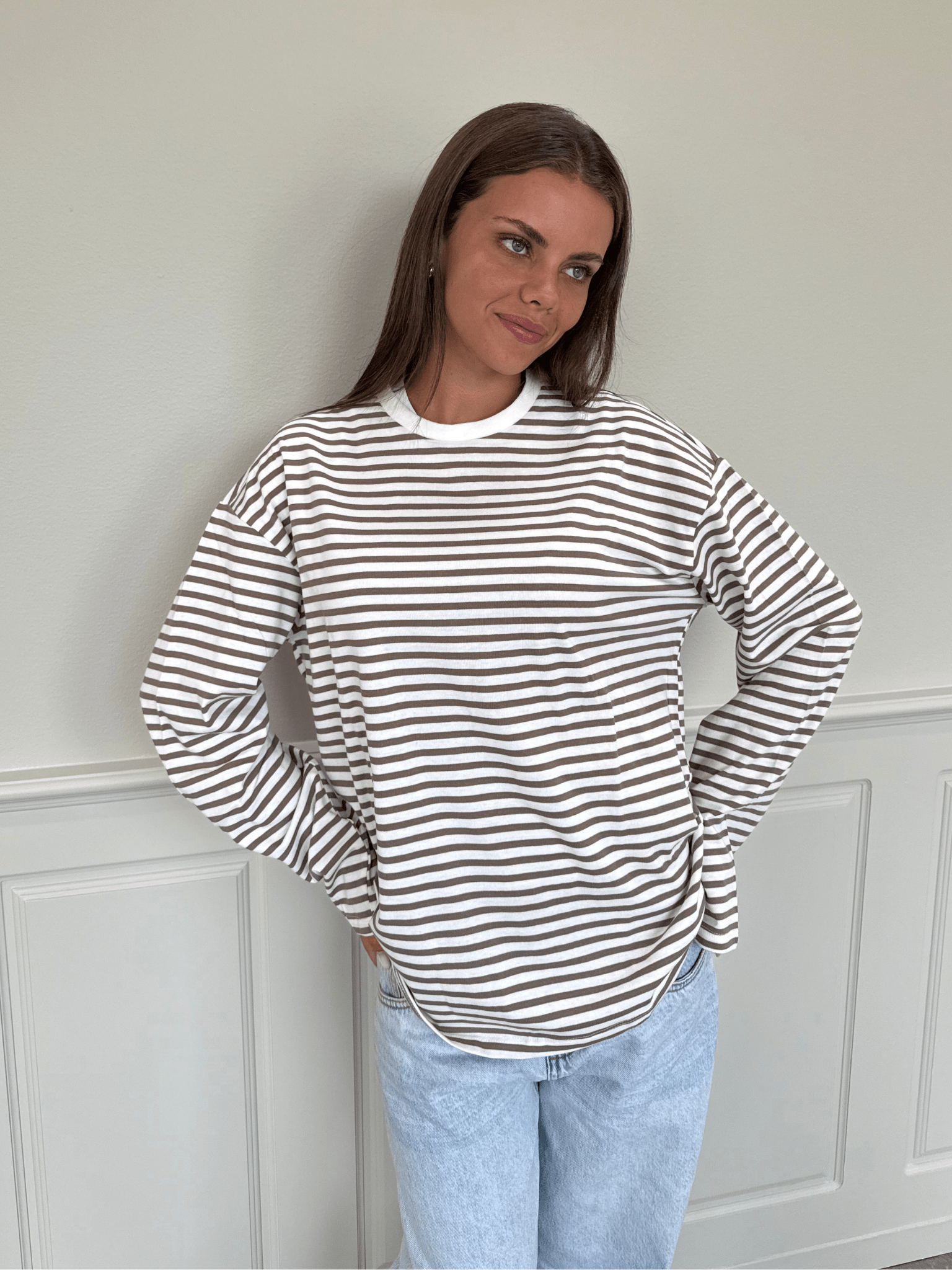 SADIE STRIPE TEE LS - CLOUD DANCER / FOSSIL