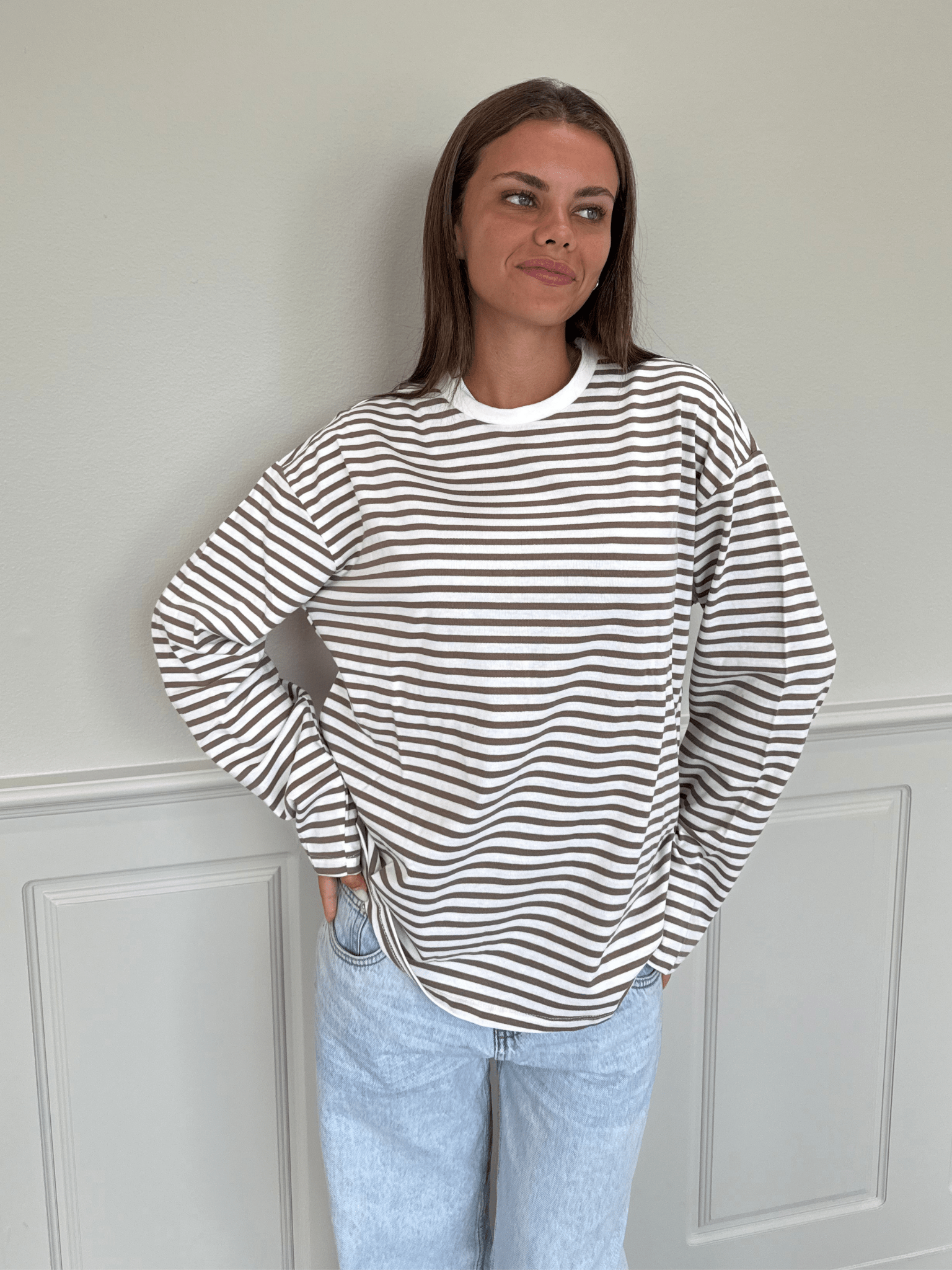 SADIE STRIPE TEE LS - CLOUD DANCER / FOSSIL