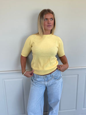 SAGA SHORTSLEEVE KNIT - BUTTER YELLOW