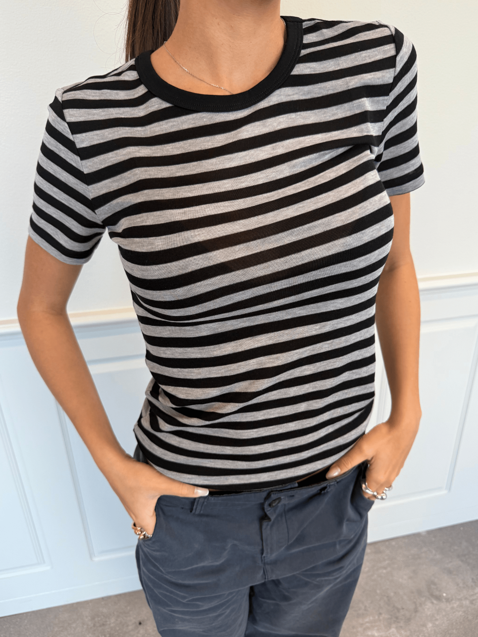 SIDSE T-SHIRT - BLACK/GREY STRIPE