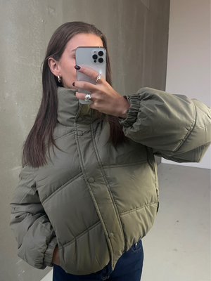 ALFRIDA PUFFER JAKKE - KHAKI