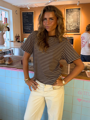 HAPPY STRIPE TEE - BROWN/WHITE